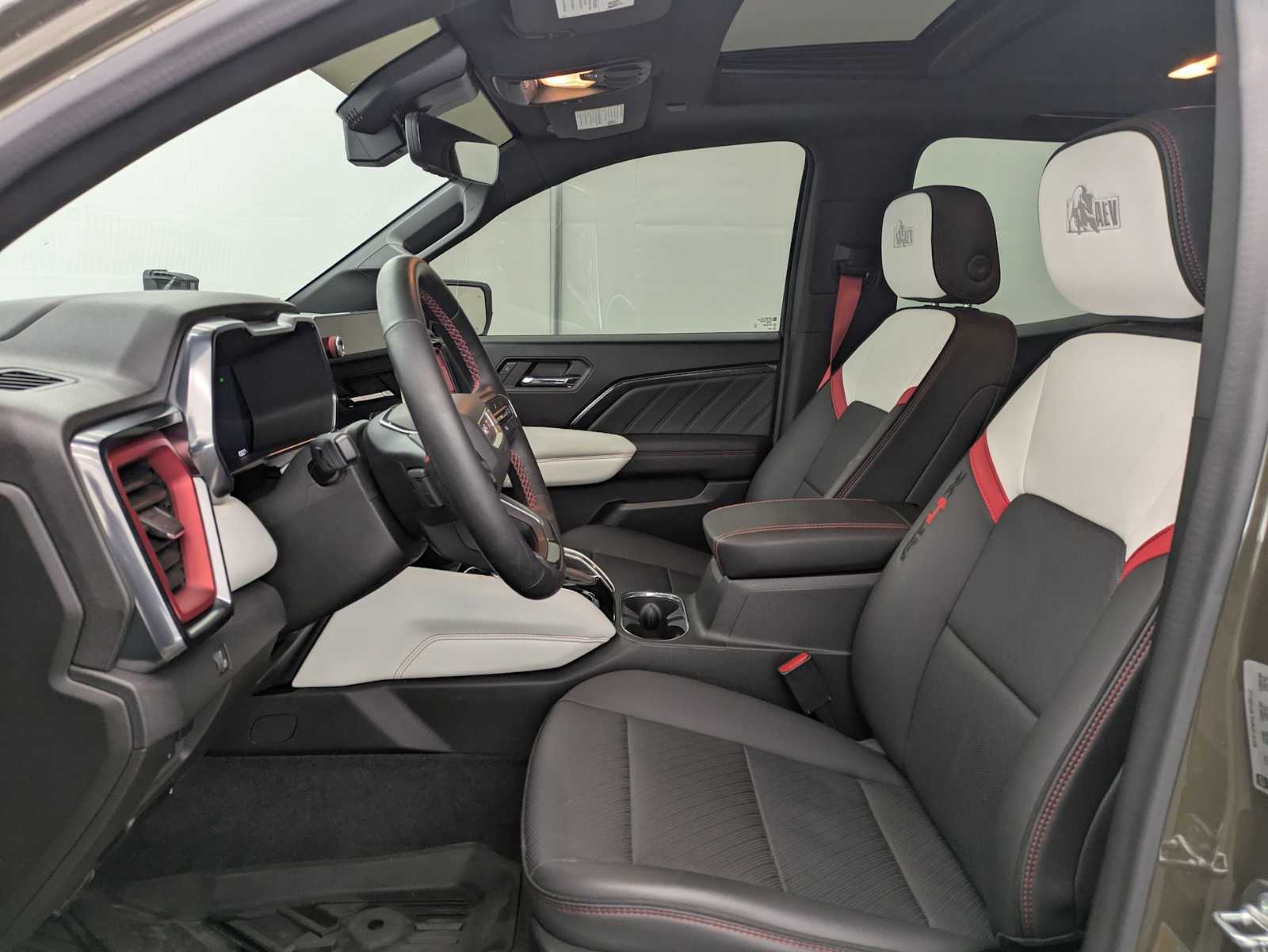 Thumbnail: 2024 GMC Canyon - 17