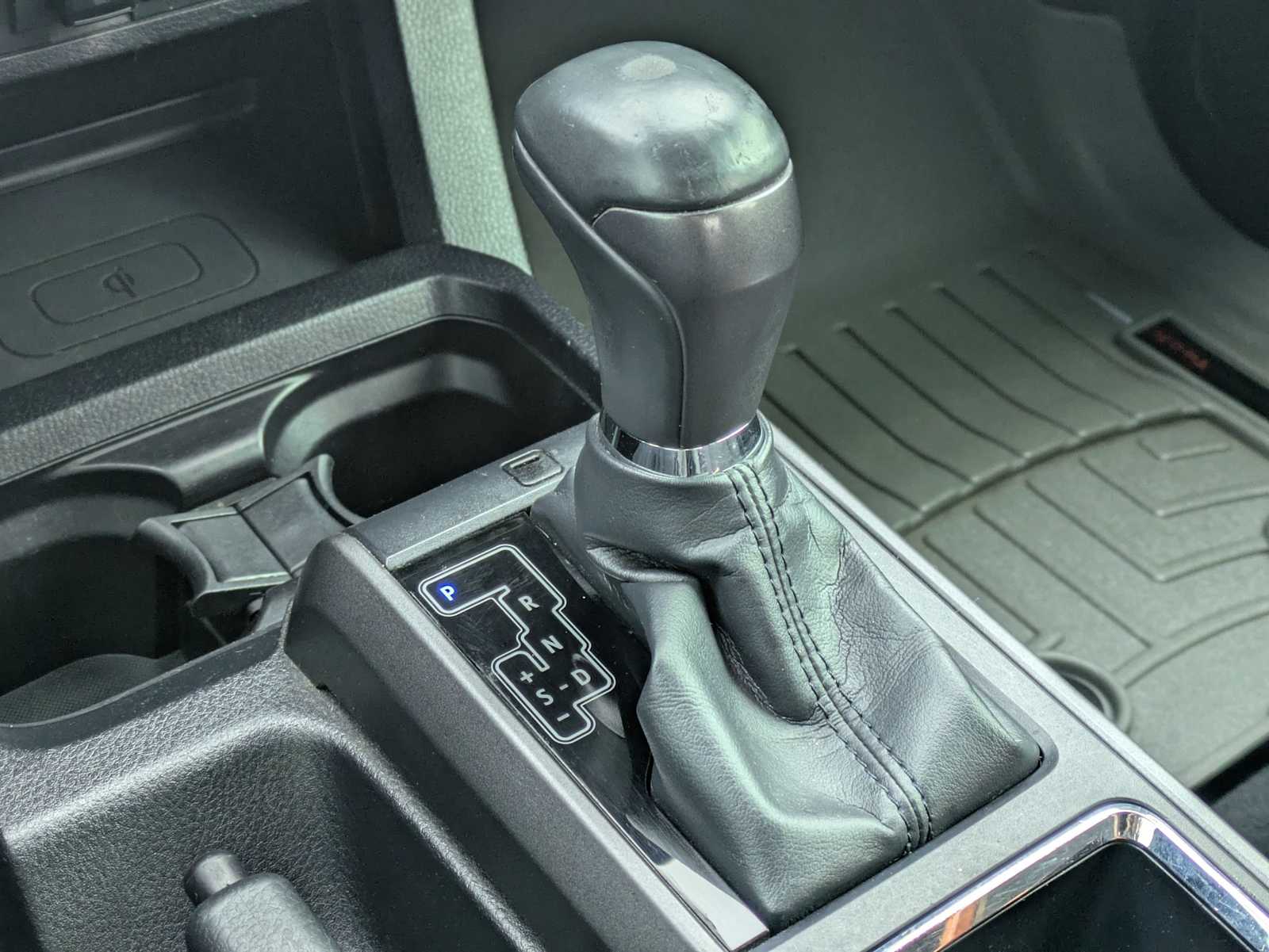 Thumbnail: 2019 Toyota Tacoma - 32