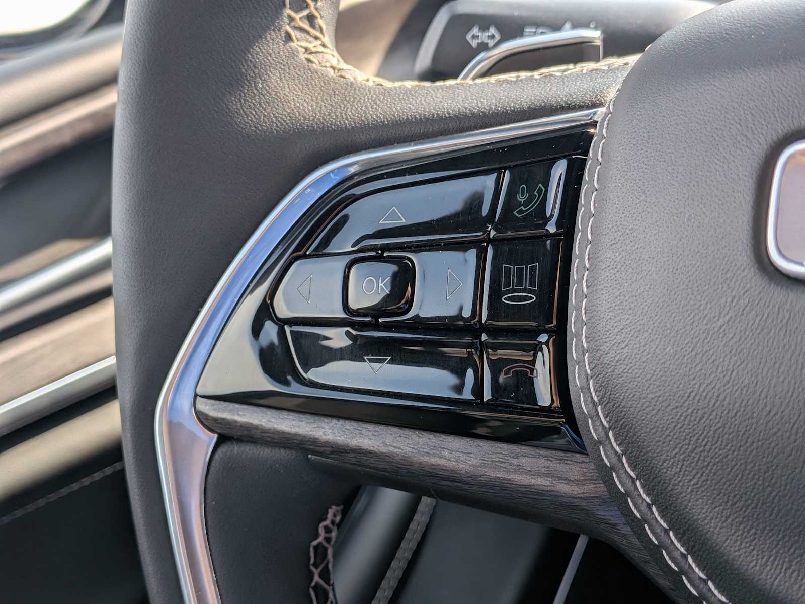 Thumbnail: 2024 Jeep Grand Cherokee L - 26