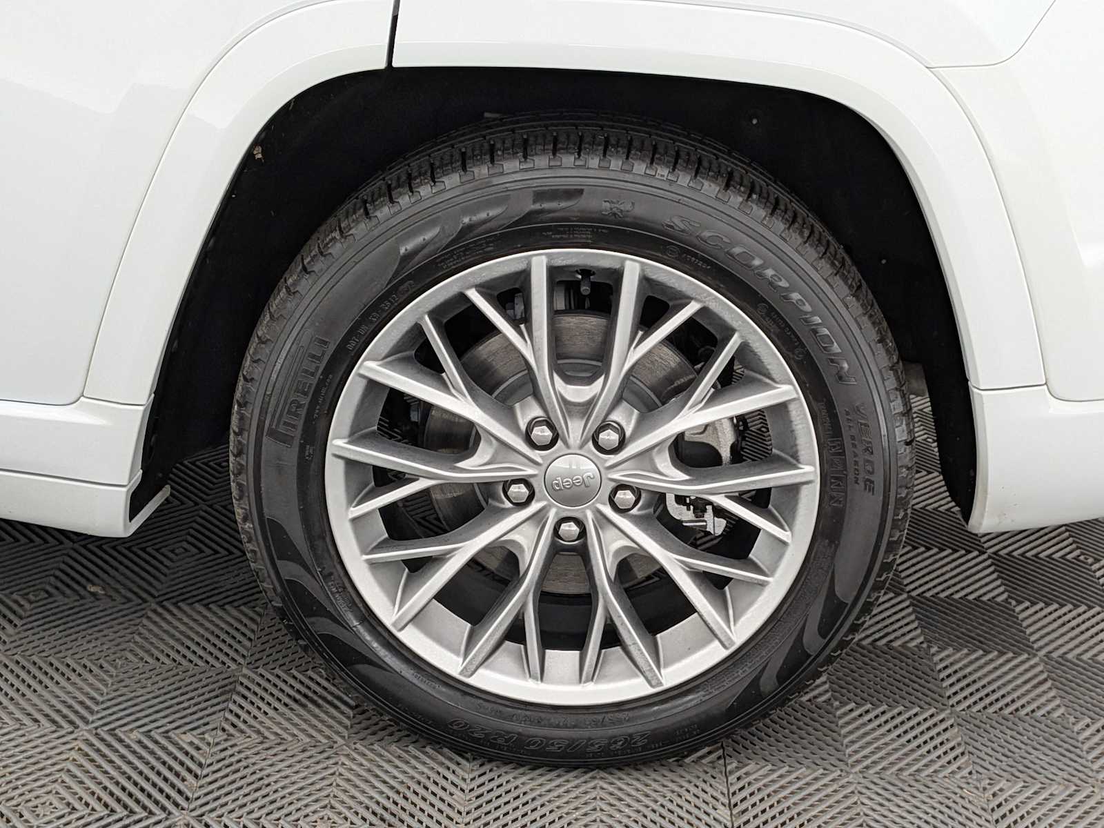 Thumbnail: 2023 Jeep Grand Cherokee - 15