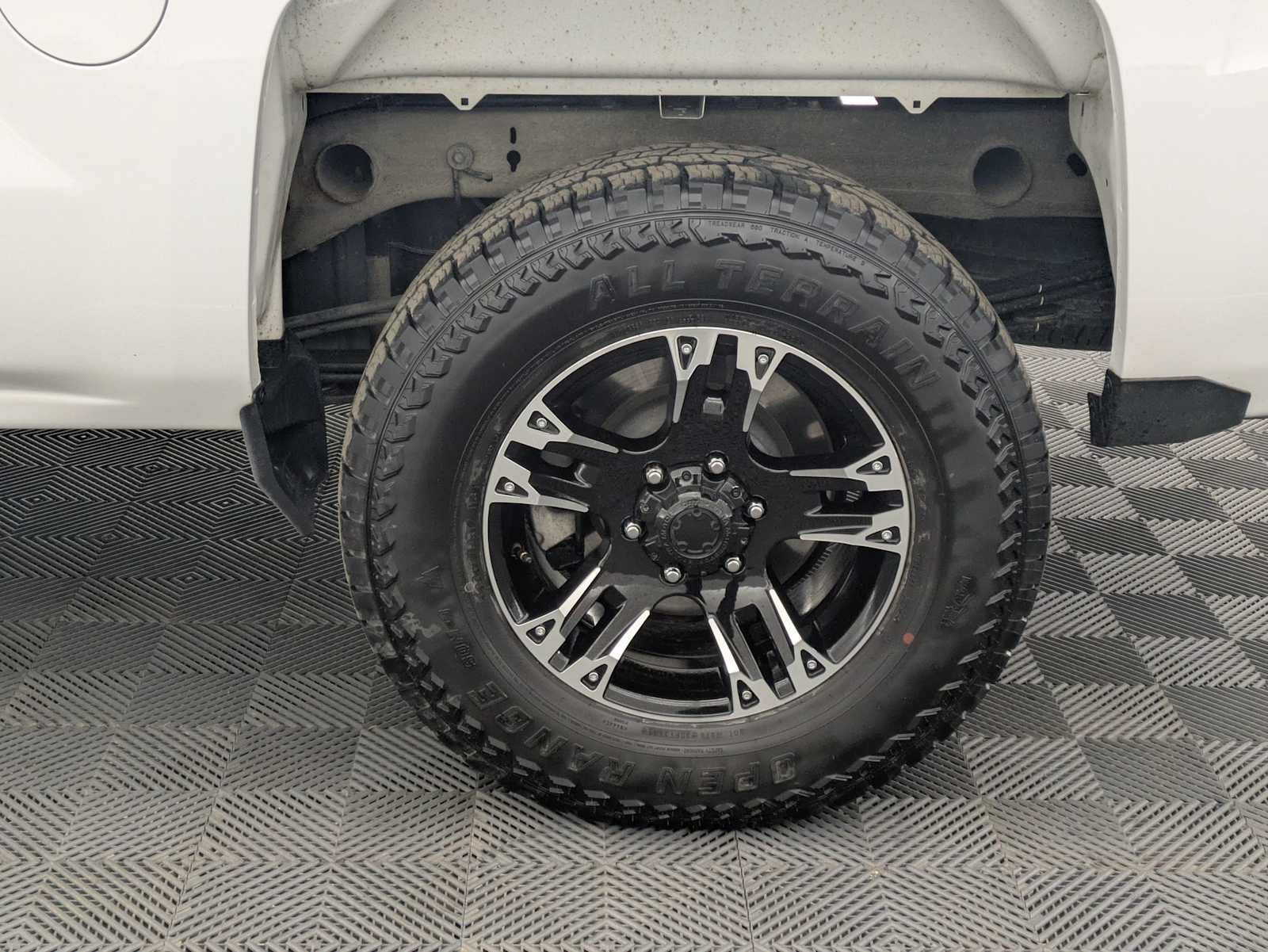 Thumbnail: 2017 Chevrolet Silverado 1500 - 14