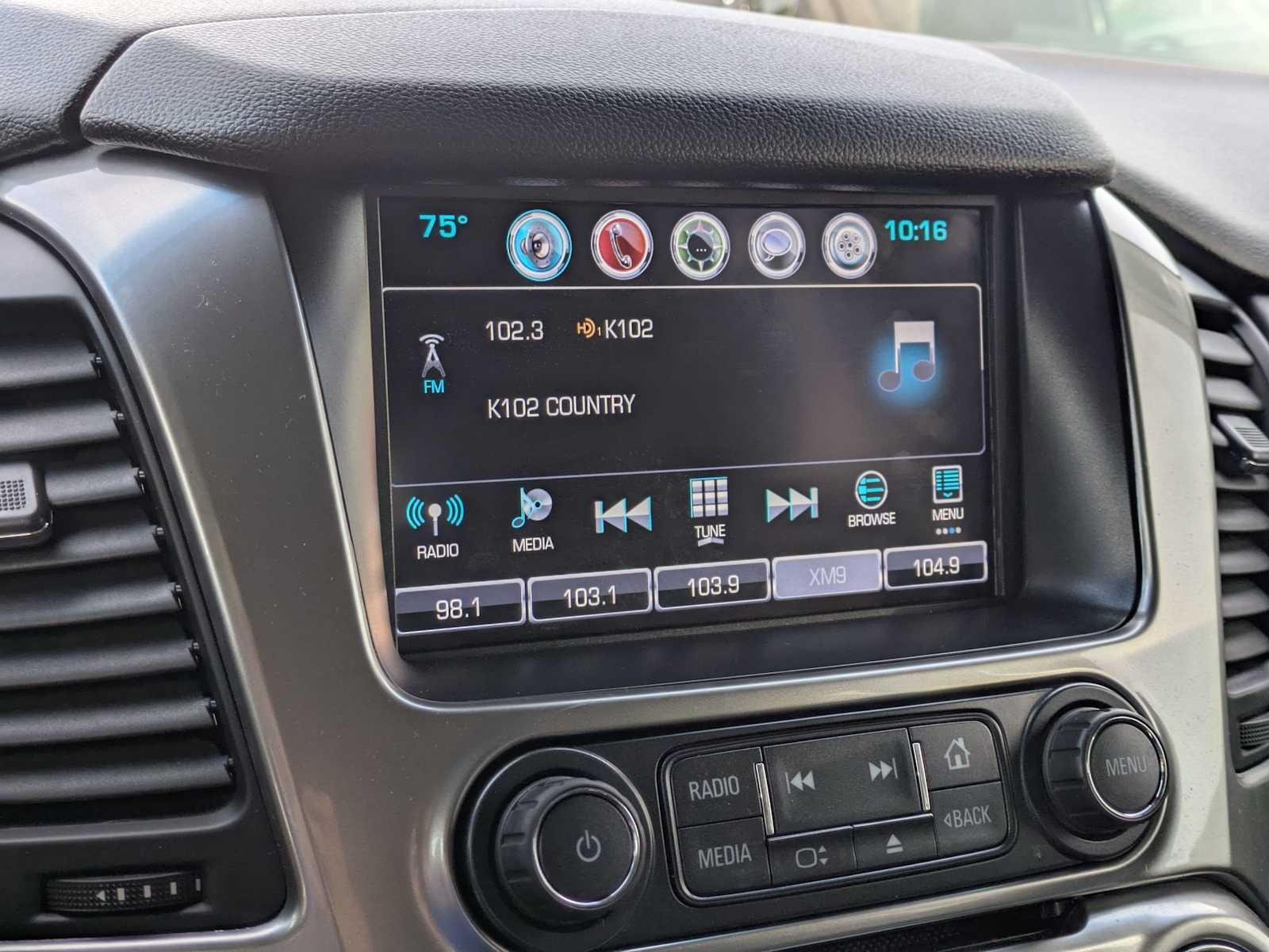 2016 Chevrolet Tahoe LTZ 32