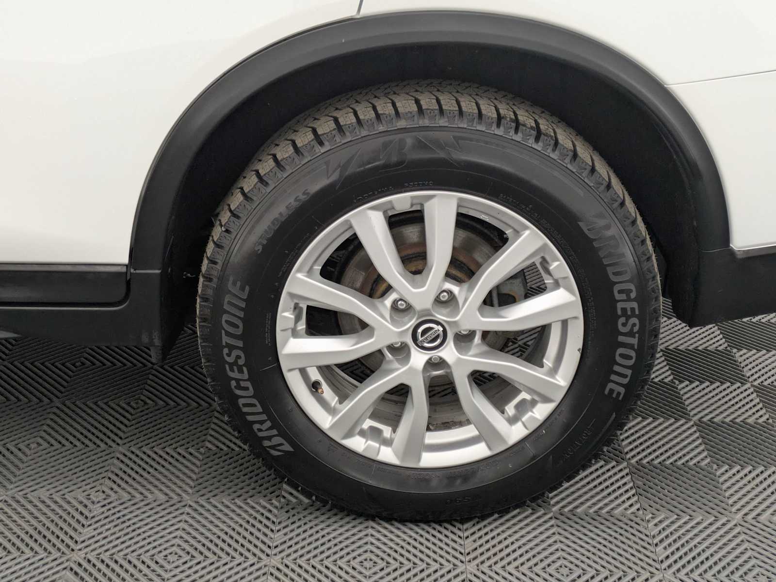 Thumbnail: 2018 Nissan Rogue - 14