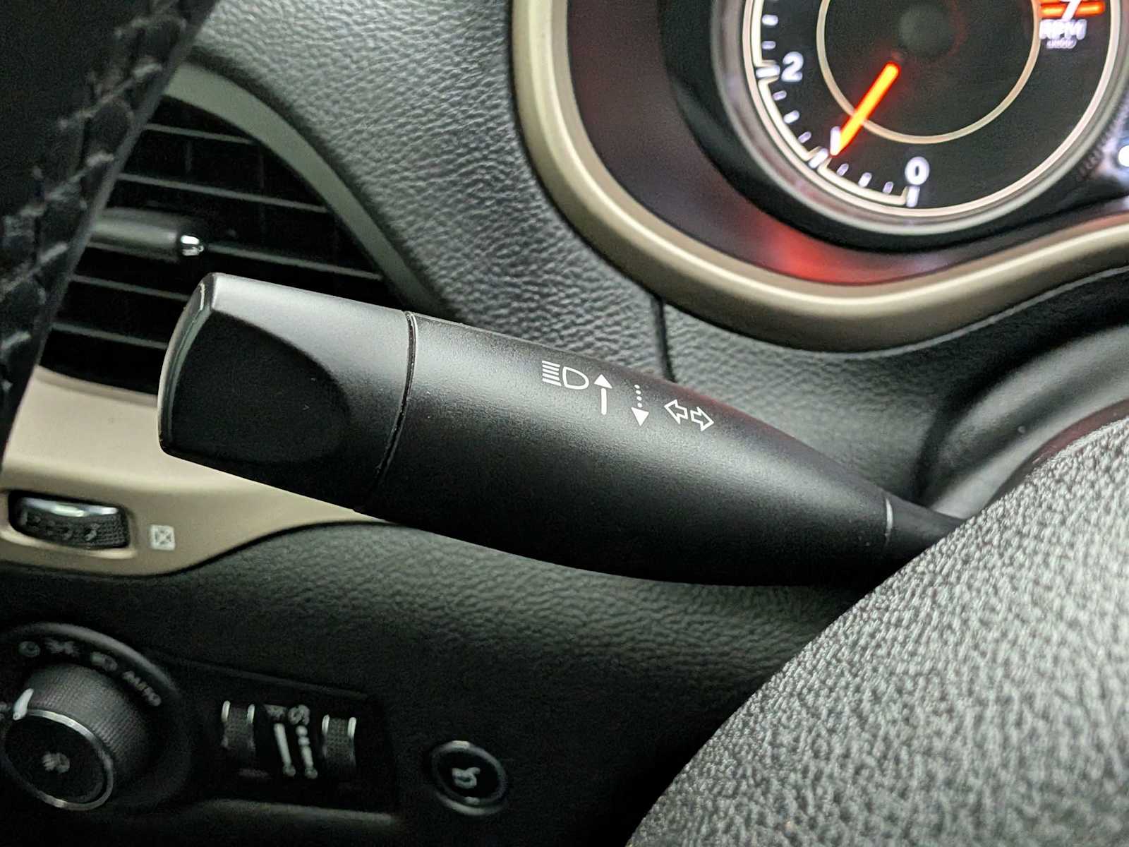 Thumbnail: 2018 Jeep Cherokee - 27