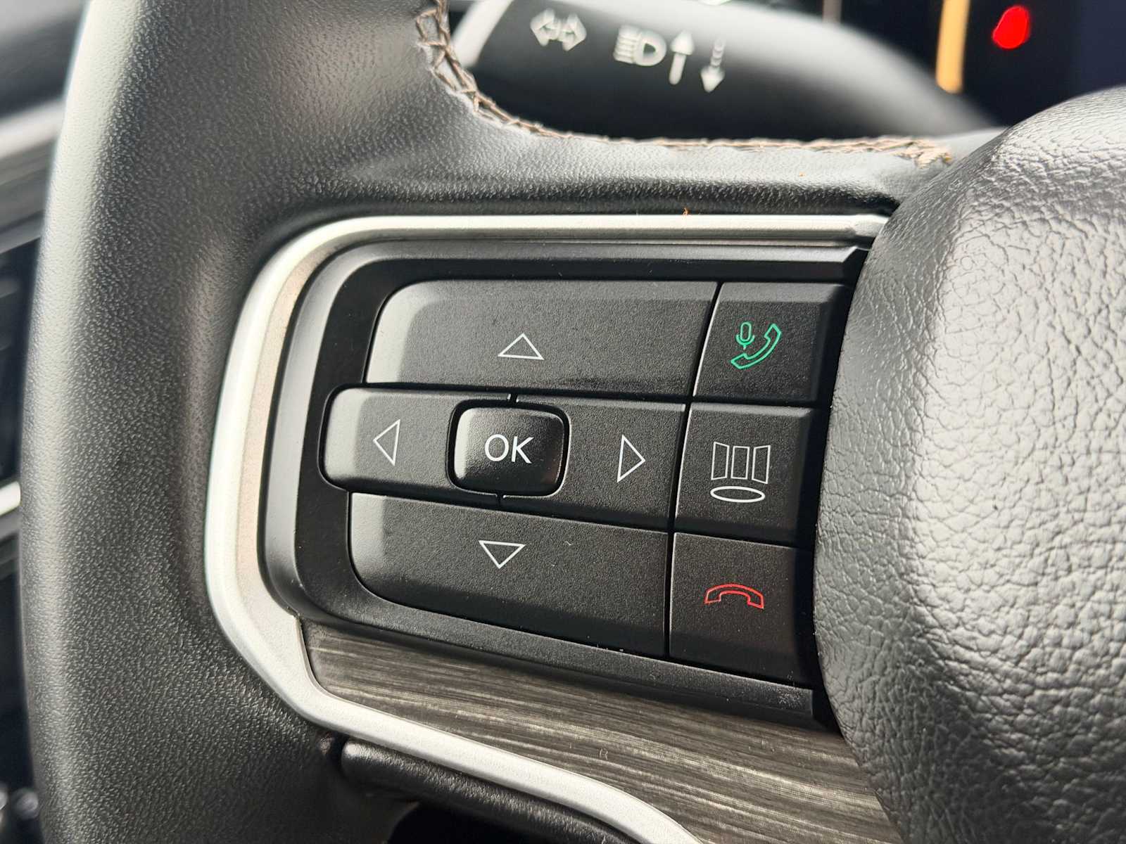 Thumbnail: 2023 Jeep Wagoneer - 24