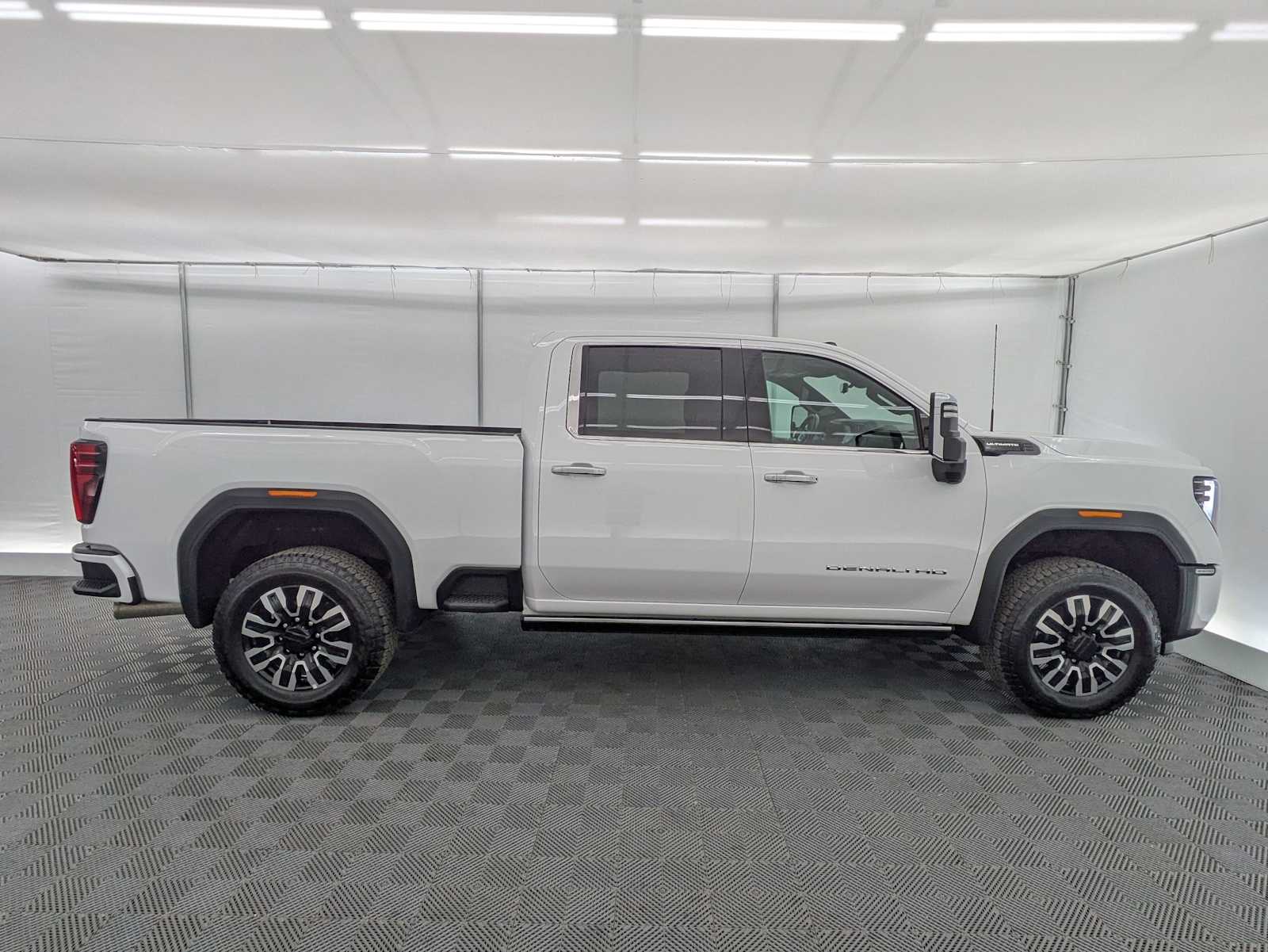 Thumbnail: 2025 GMC Sierra 3500 - 7