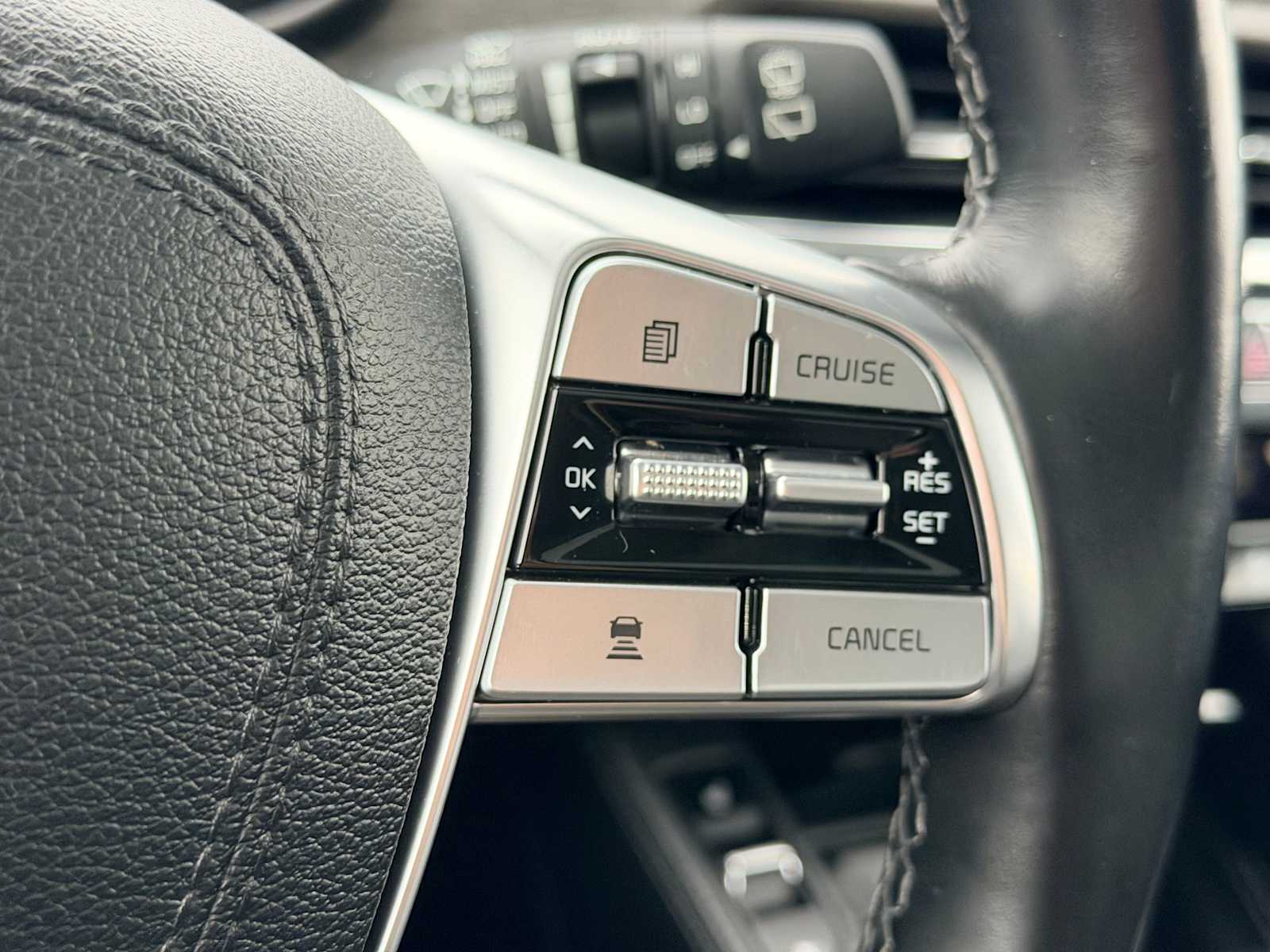 Thumbnail: 2022 Kia Telluride - 24