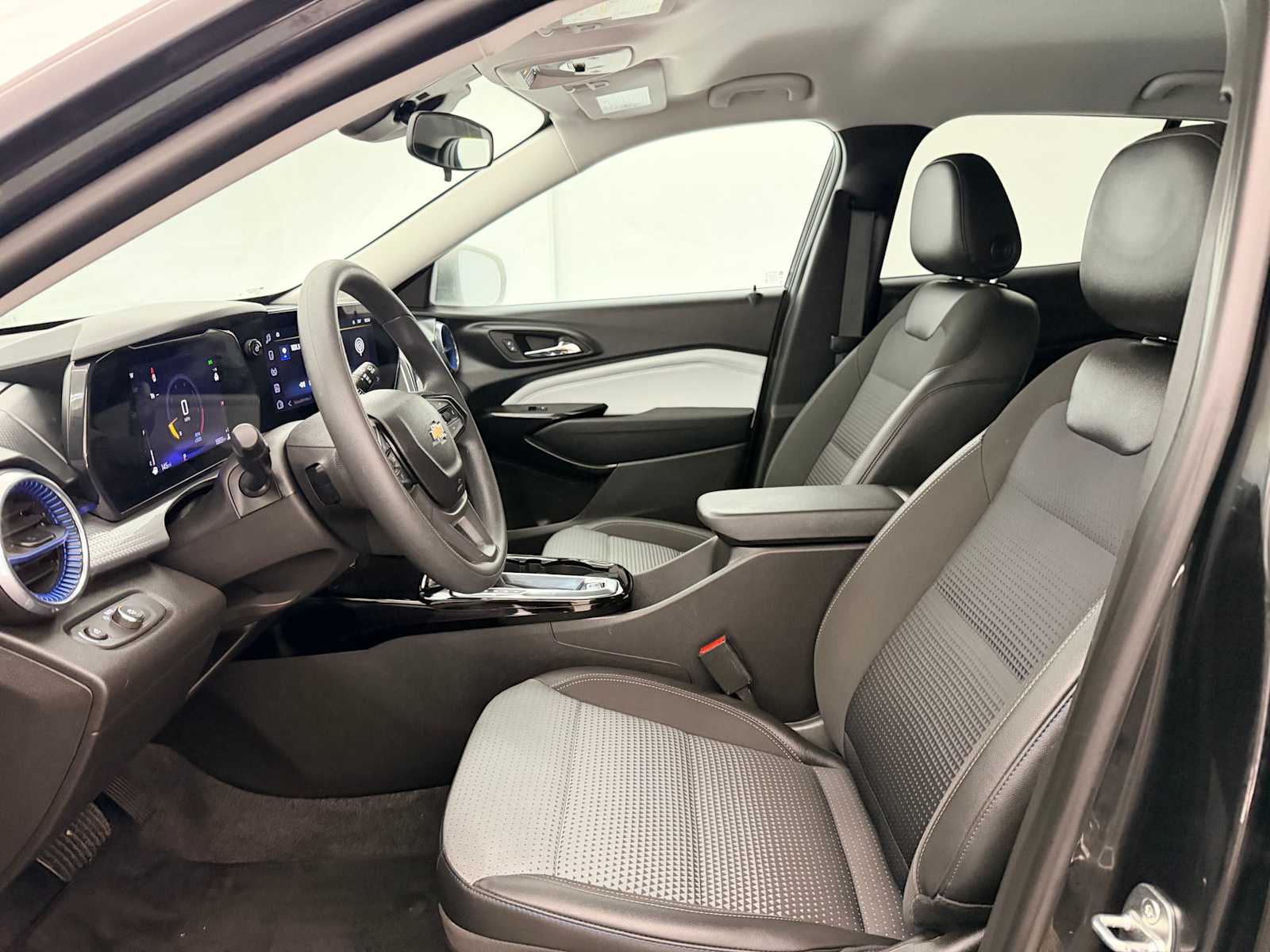 Thumbnail: 2024 Chevrolet Trax - 17