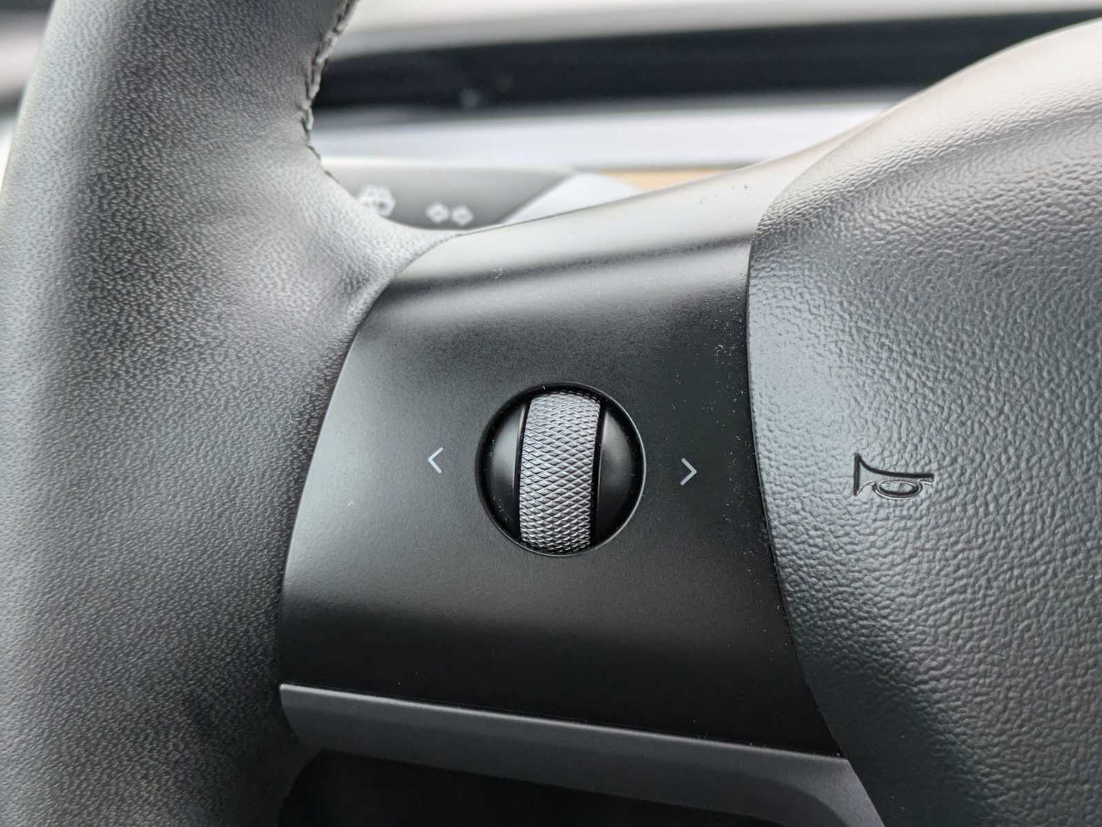 Thumbnail: 2022 Tesla Model 3 - 21