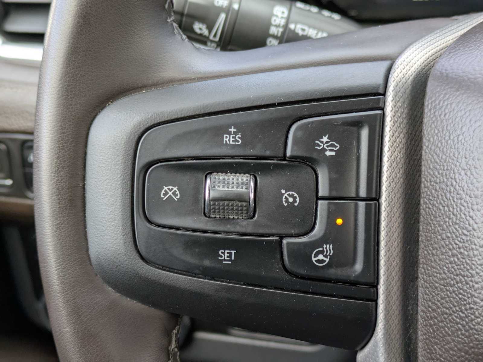 Thumbnail: 2023 GMC Yukon XL - 25