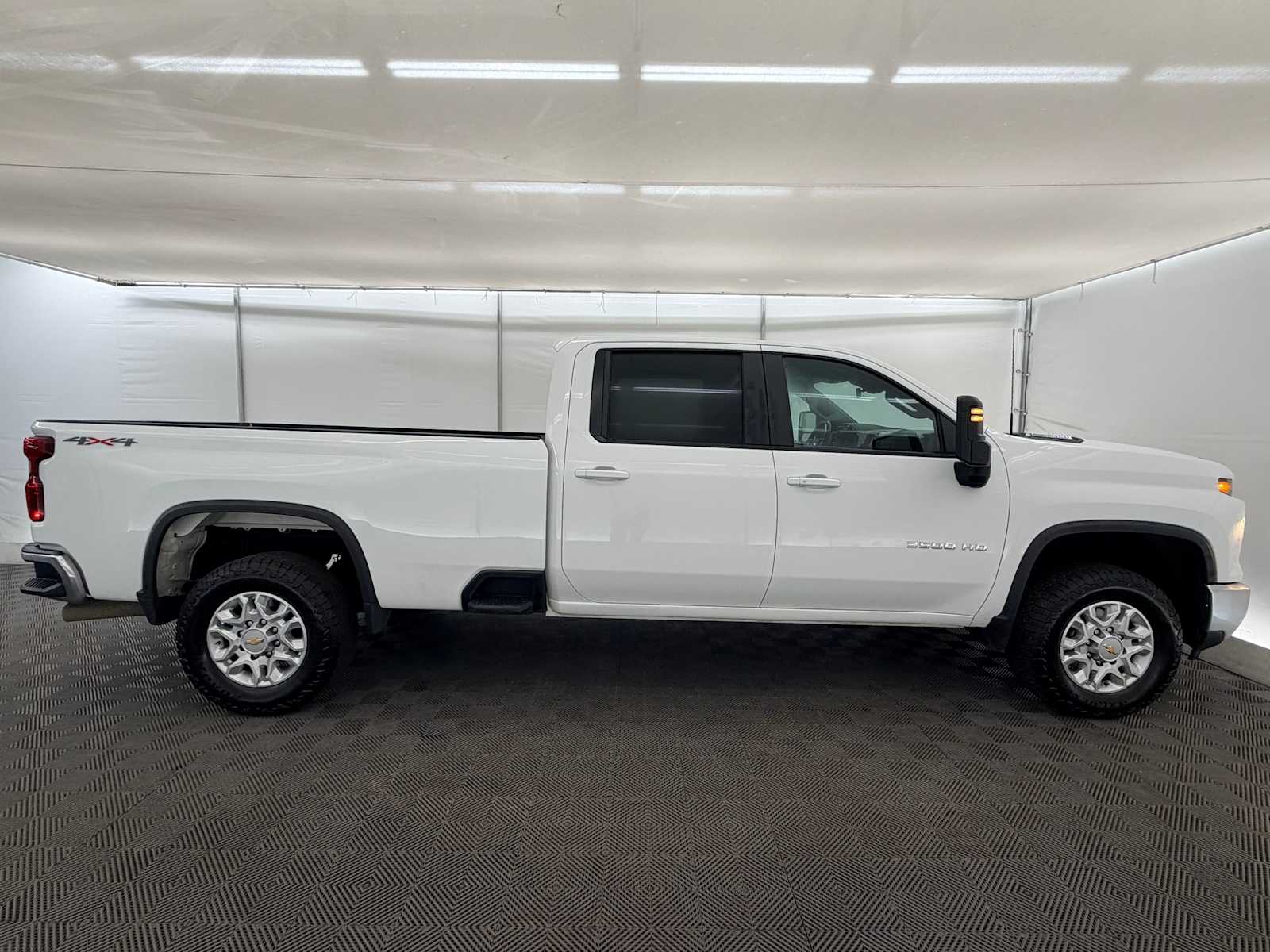 Thumbnail: 2024 Chevrolet Silverado 3500 - 6