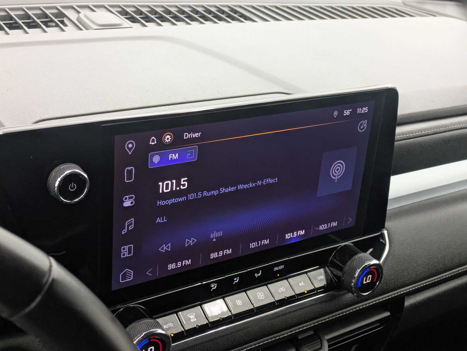 Thumbnail: 2023 Chevrolet Colorado - 31