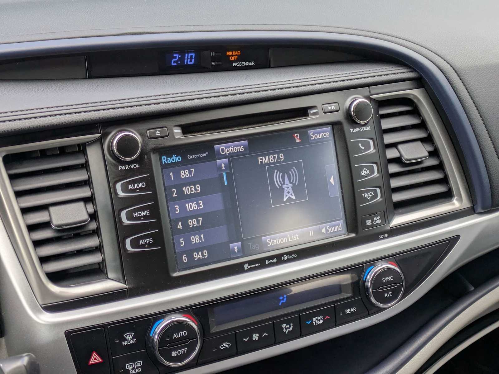 Thumbnail: 2018 Toyota Highlander - 31