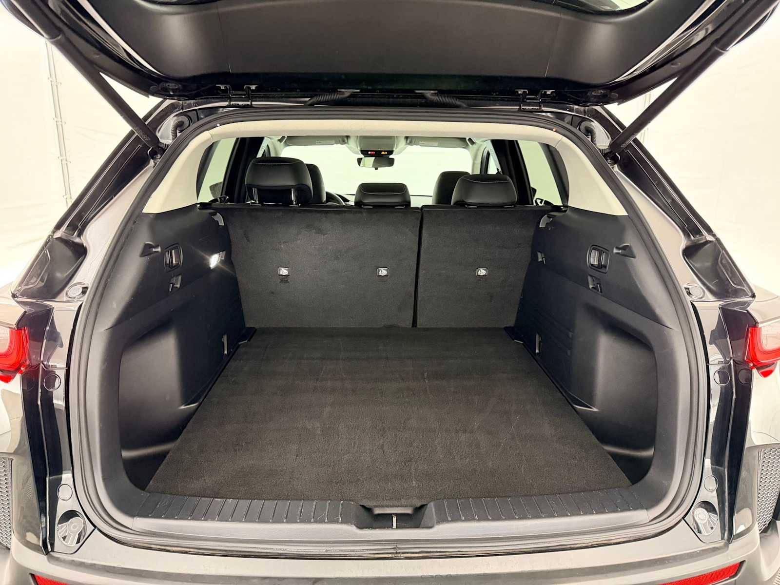 Thumbnail: 2025 Mazda CX-50 - 33