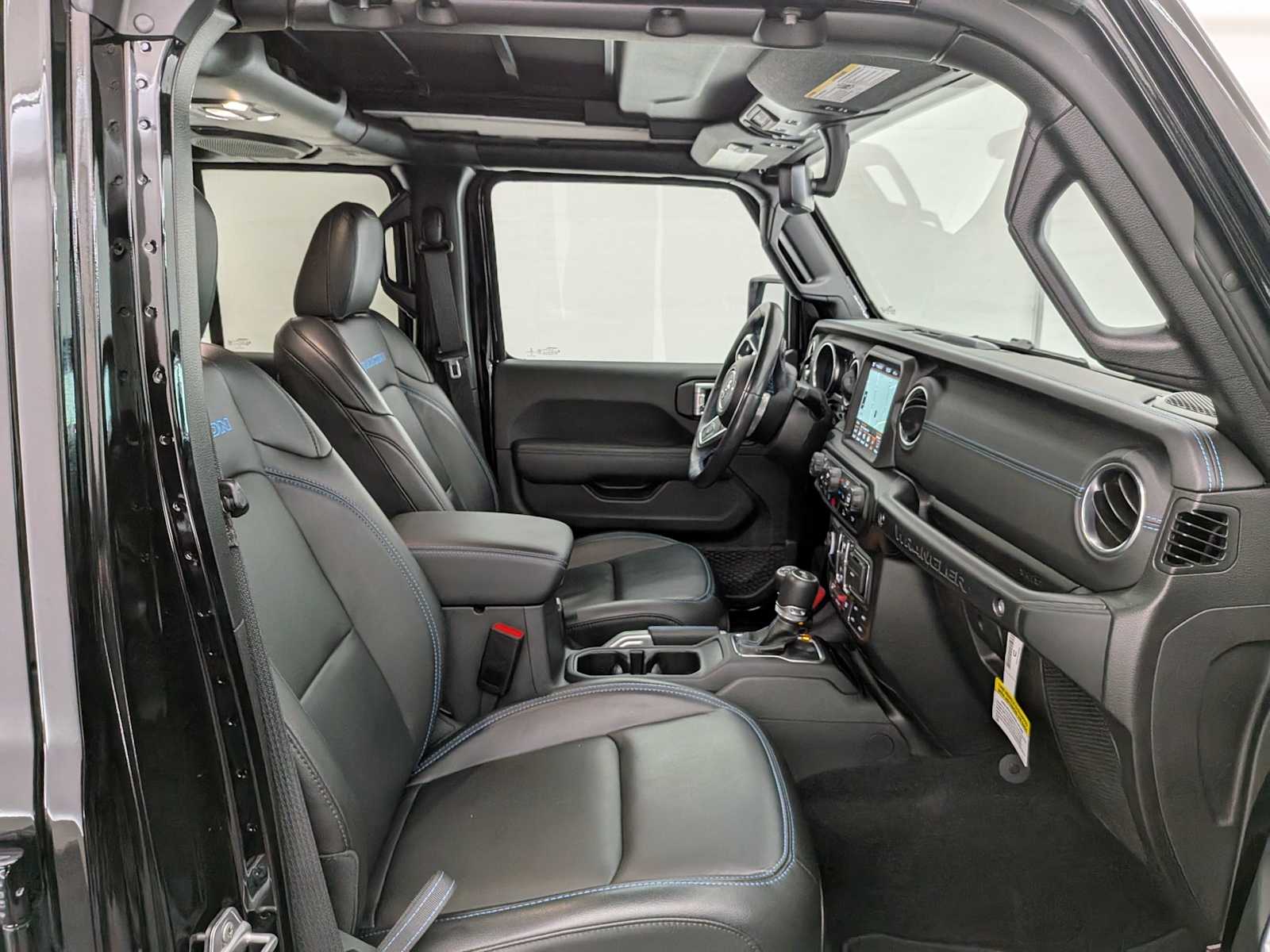 Thumbnail: 2022 Jeep Wrangler - 22