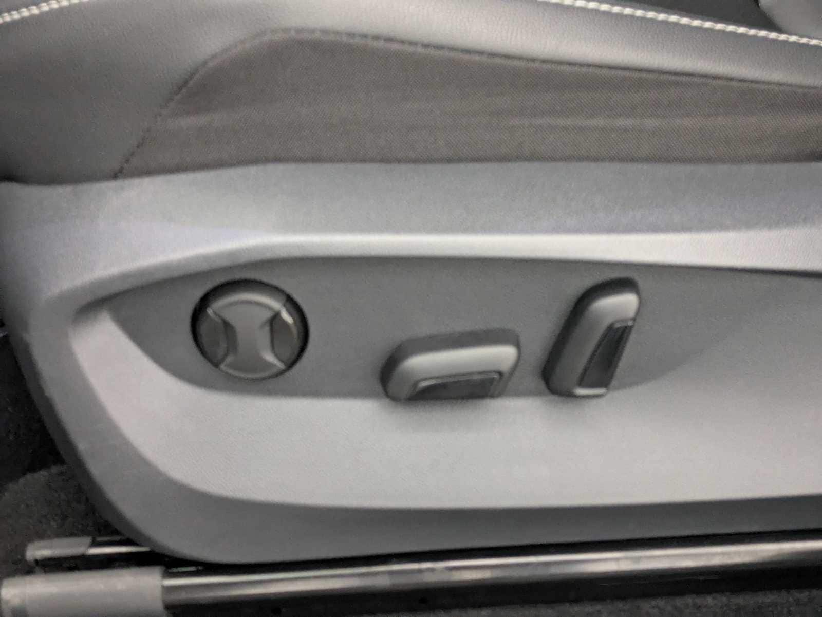 2024 Volkswagen Tiguan 2.0T 18