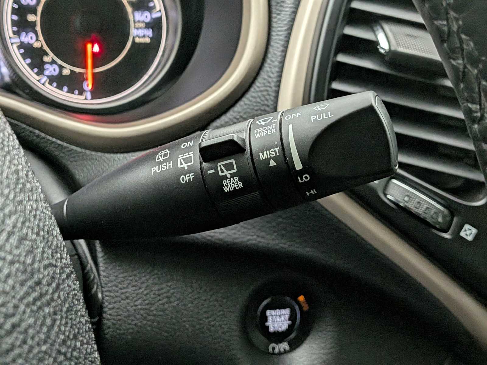 Thumbnail: 2018 Jeep Cherokee - 28