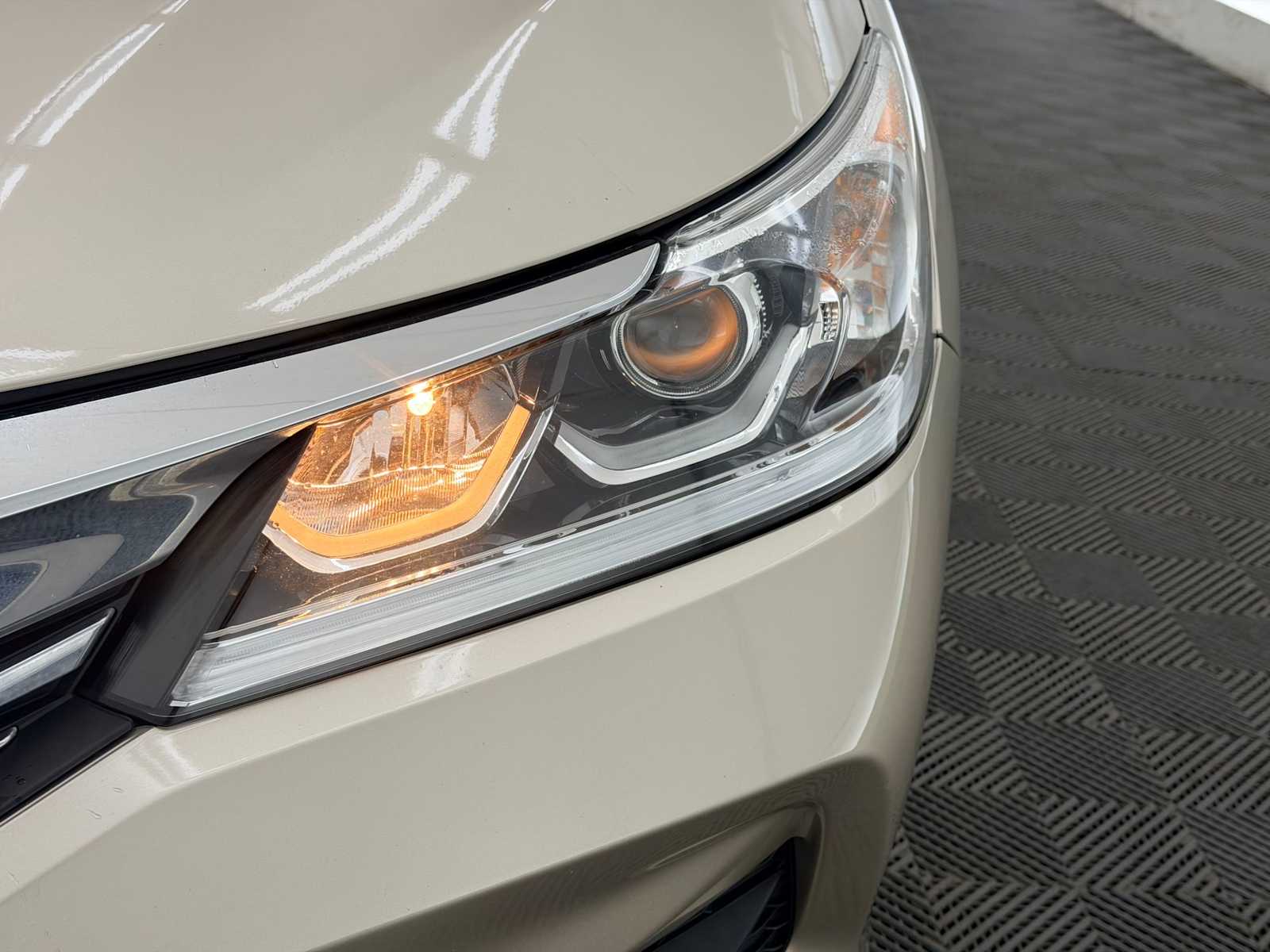 Thumbnail: 2017 Honda Accord - 10