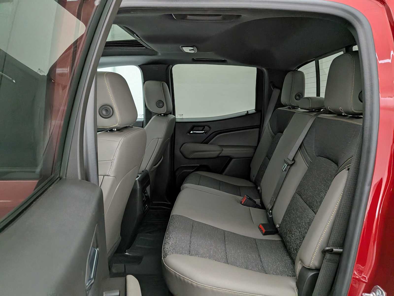 Thumbnail: 2024 Chevrolet Colorado - 23