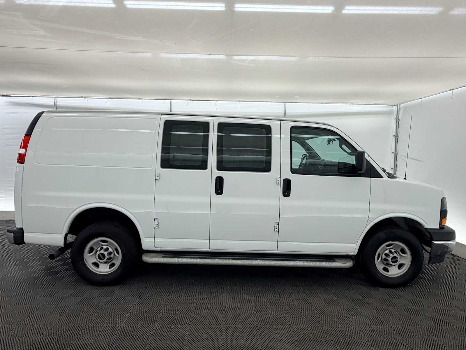 Thumbnail: 2024 GMC Savana - 6