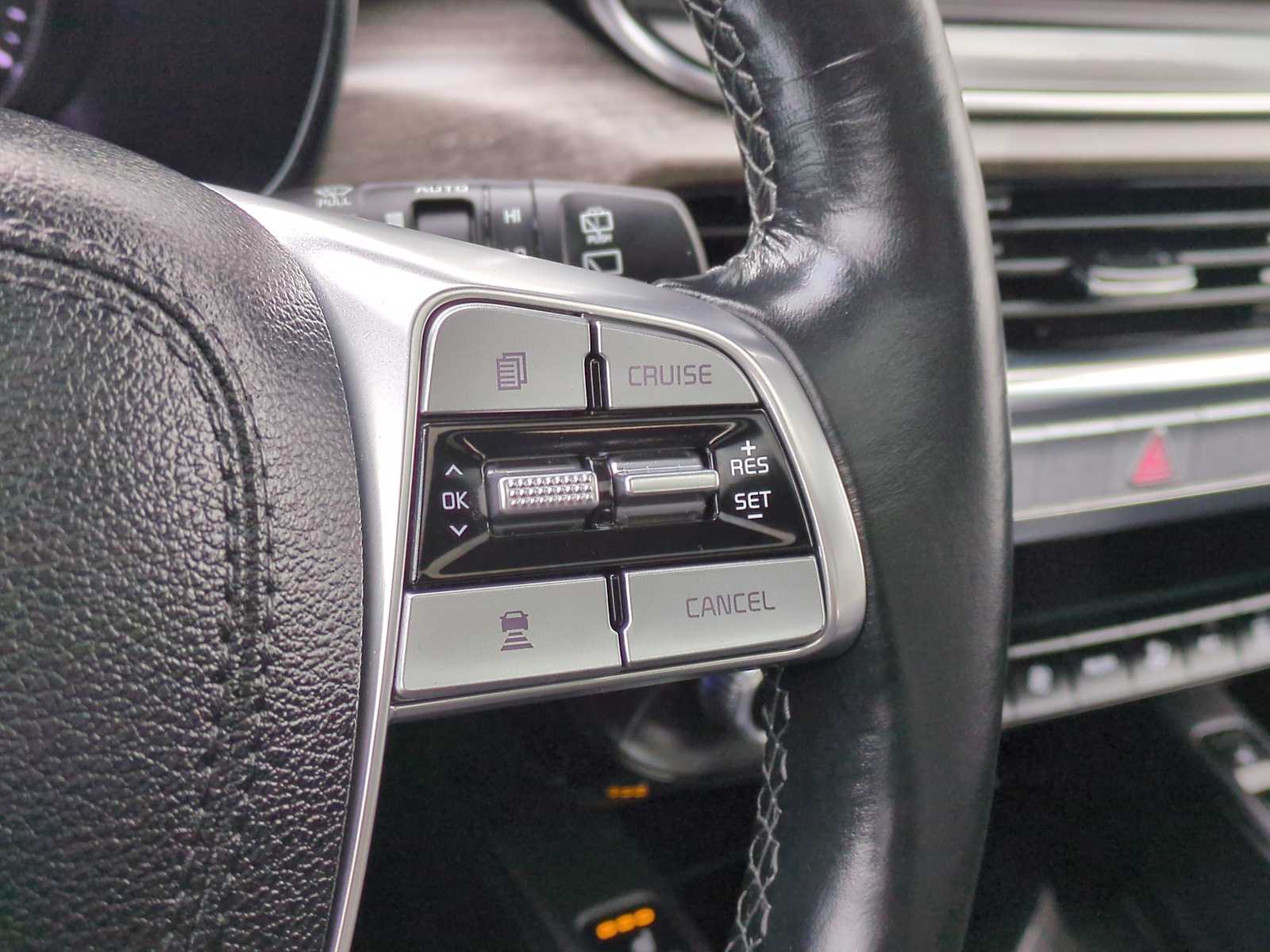 Thumbnail: 2022 Kia Telluride - 24