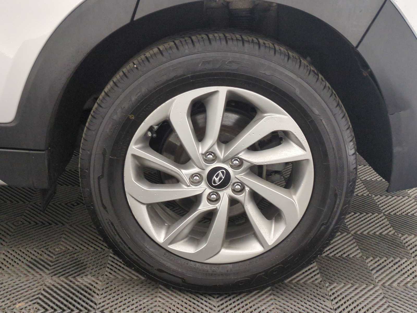 Thumbnail: 2017 Hyundai Tucson - 12