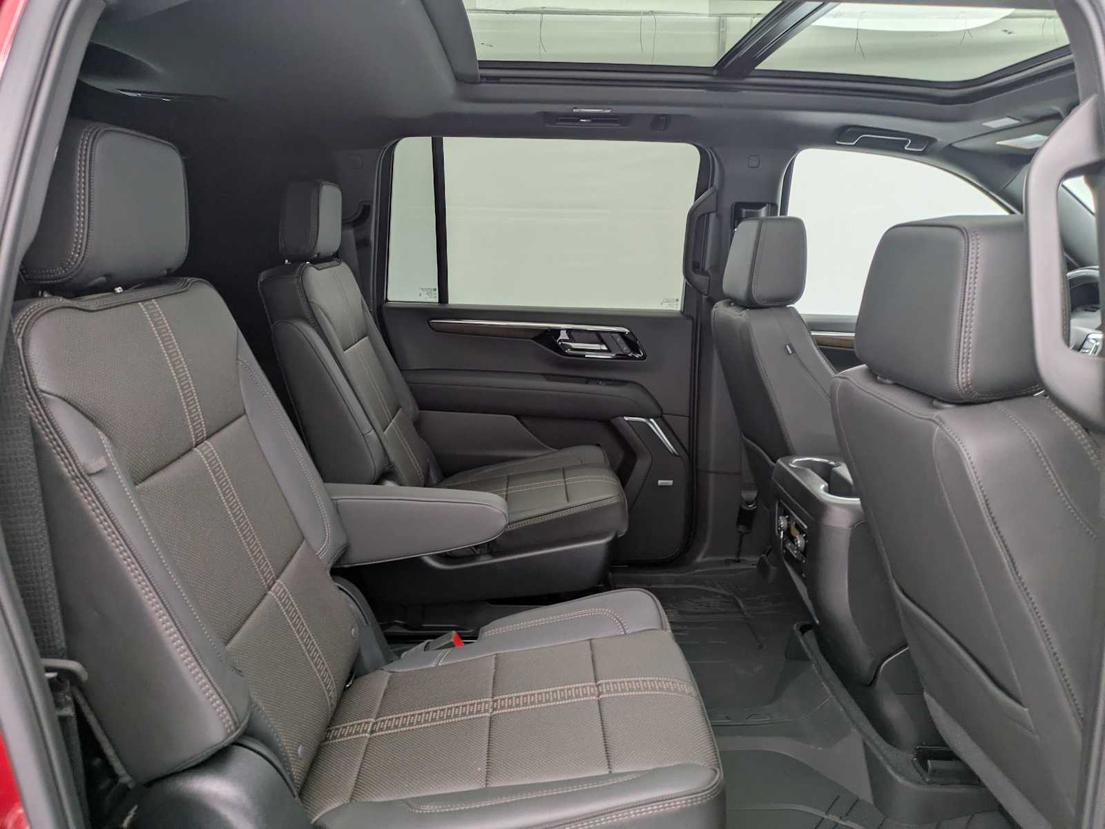 Thumbnail: 2026 Chevrolet Suburban - 22
