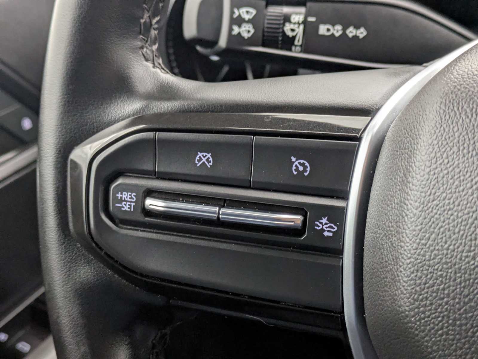 Thumbnail: 2023 Chevrolet Colorado - 26