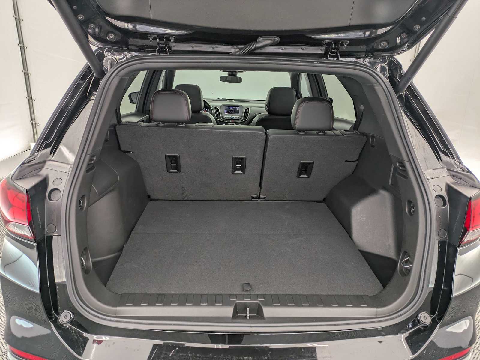 Thumbnail: 2022 Chevrolet Equinox - 34
