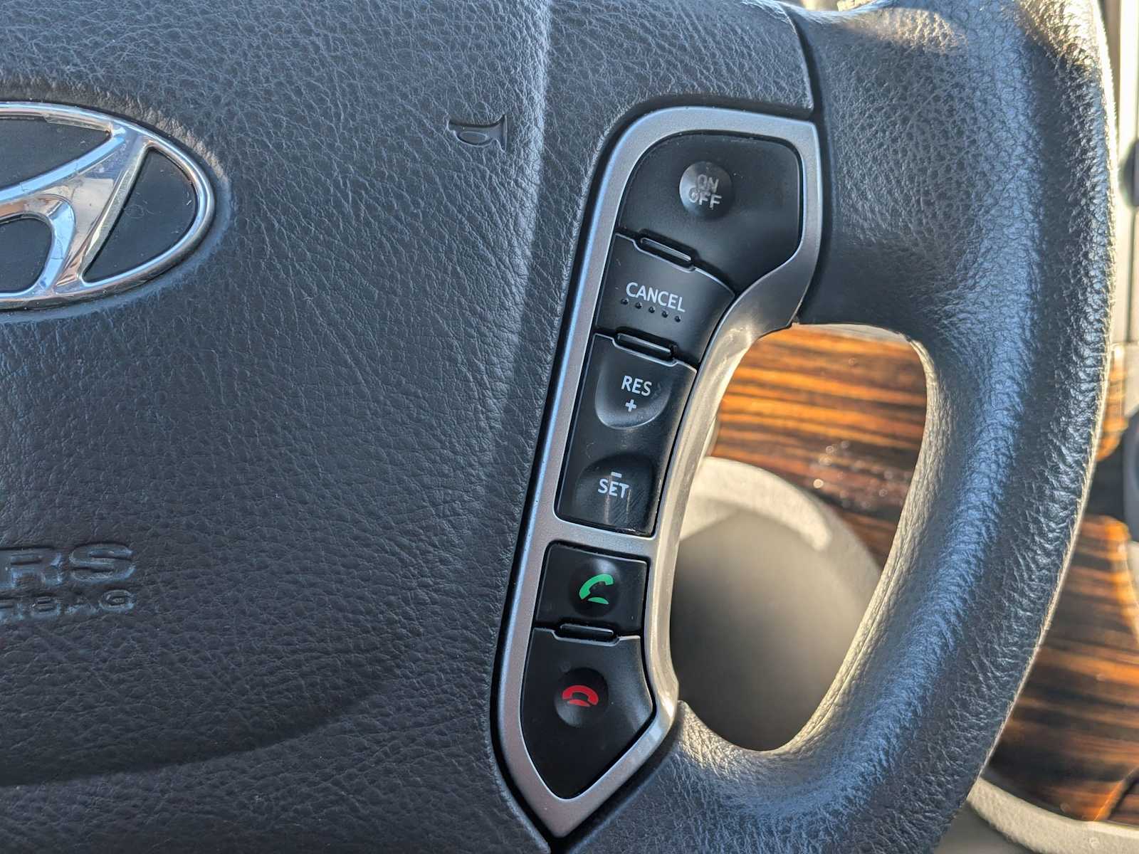 Thumbnail: 2011 Hyundai Santa Fe - 25