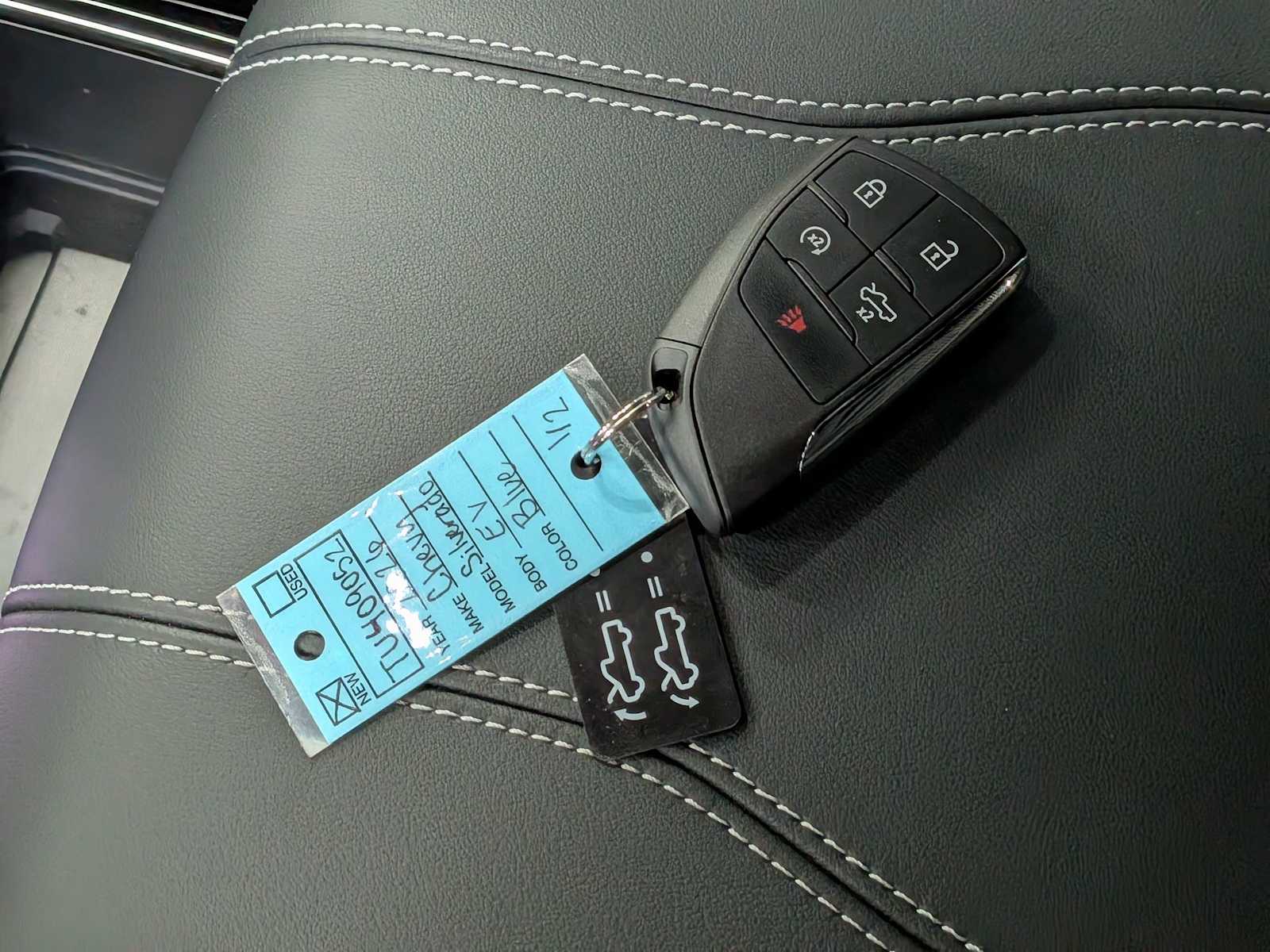 Thumbnail: 2026 Chevrolet Silverado EV - 33