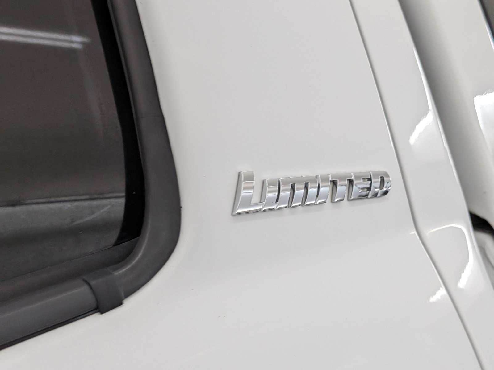 Thumbnail: 2008 Toyota Tundra - 12