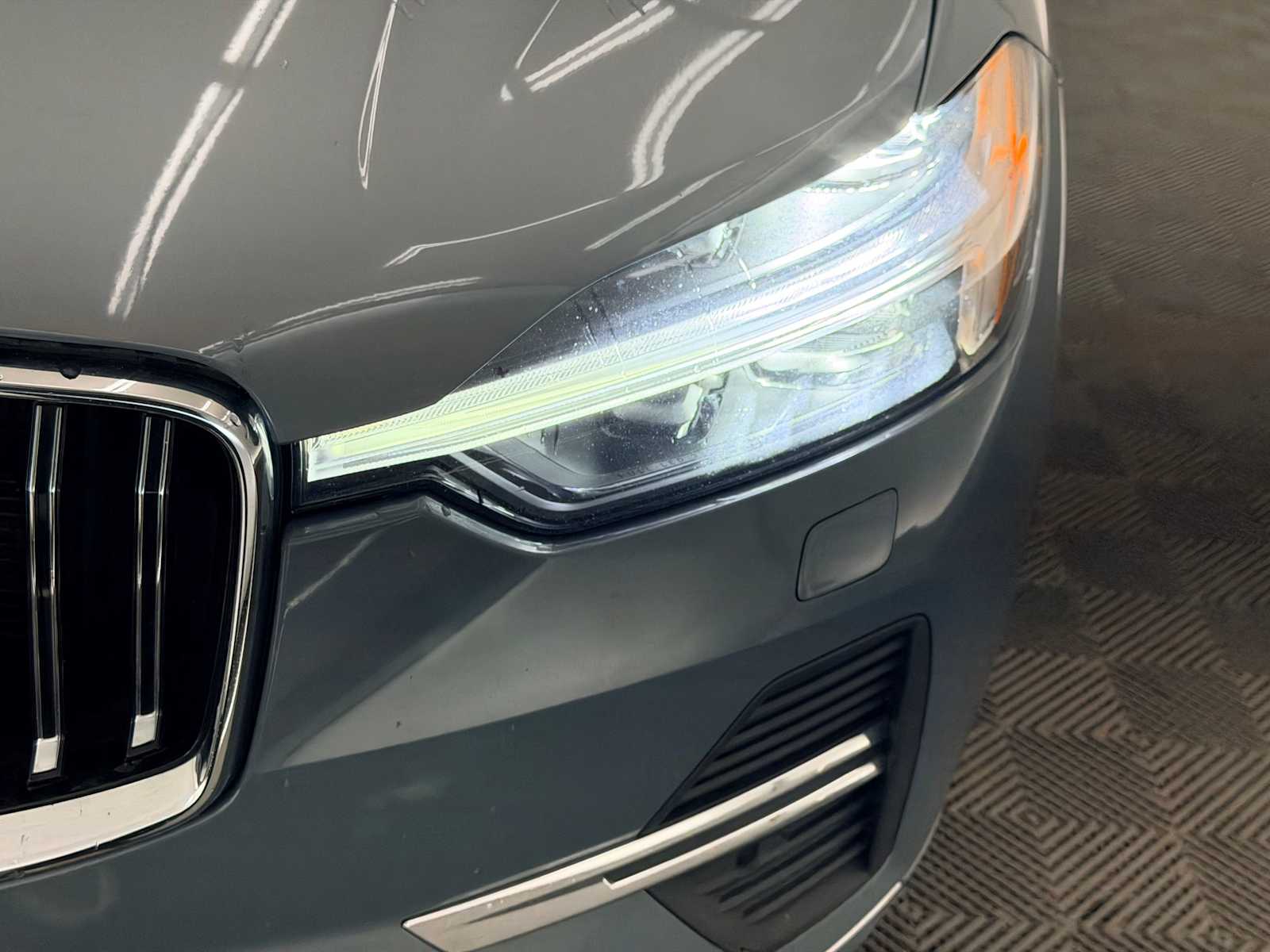 Thumbnail: 2022 Volvo XC60 - 10