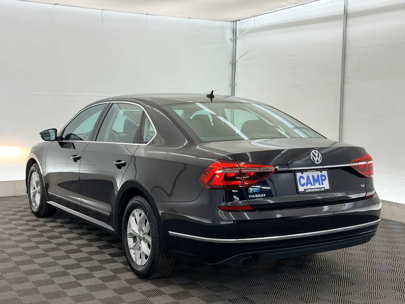 Thumbnail: 2017 Volkswagen Passat - 4