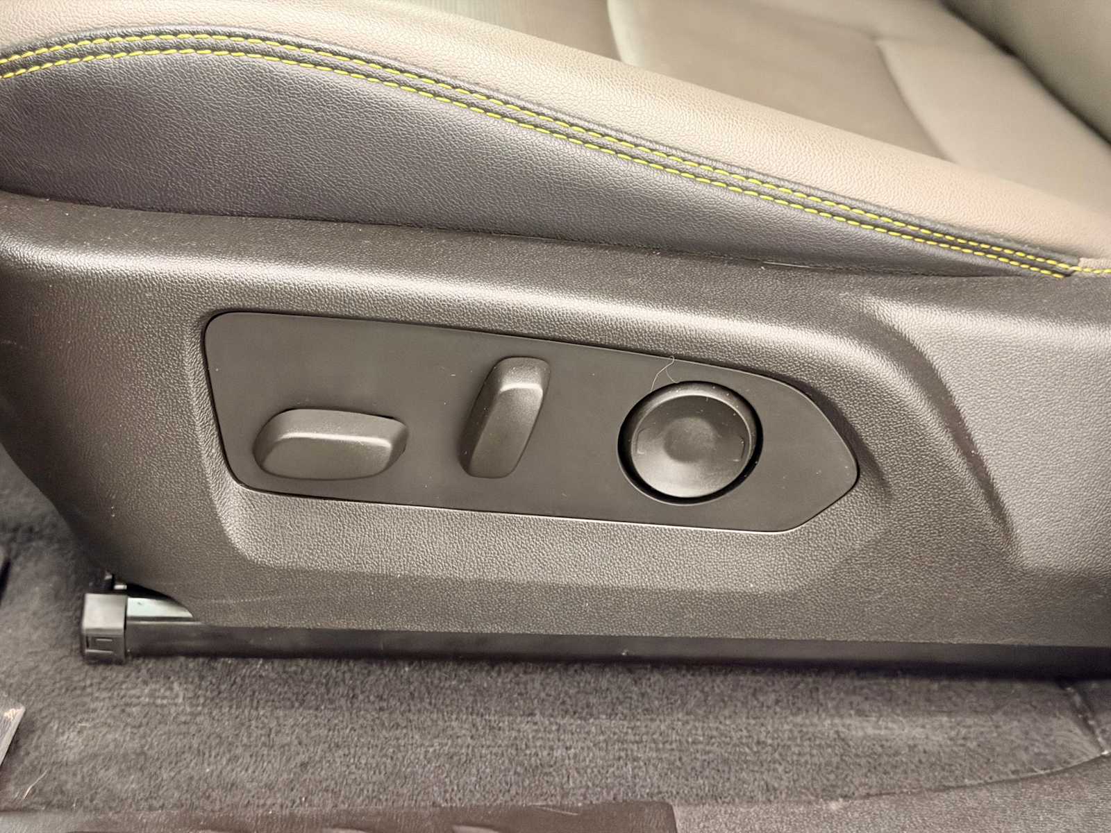 Thumbnail: 2024 Chevrolet Colorado - 18