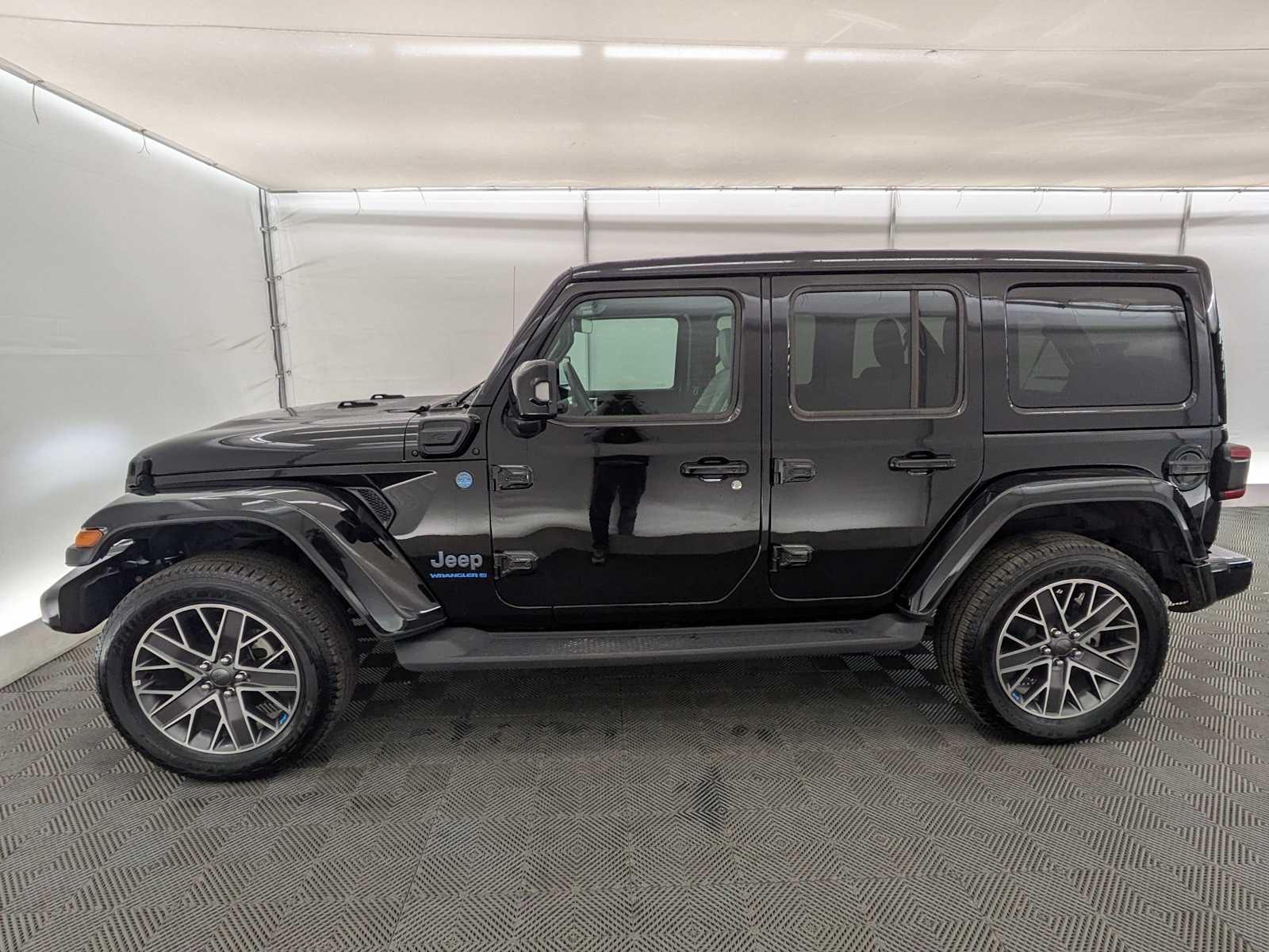 Thumbnail: 2023 Jeep Wrangler - 3