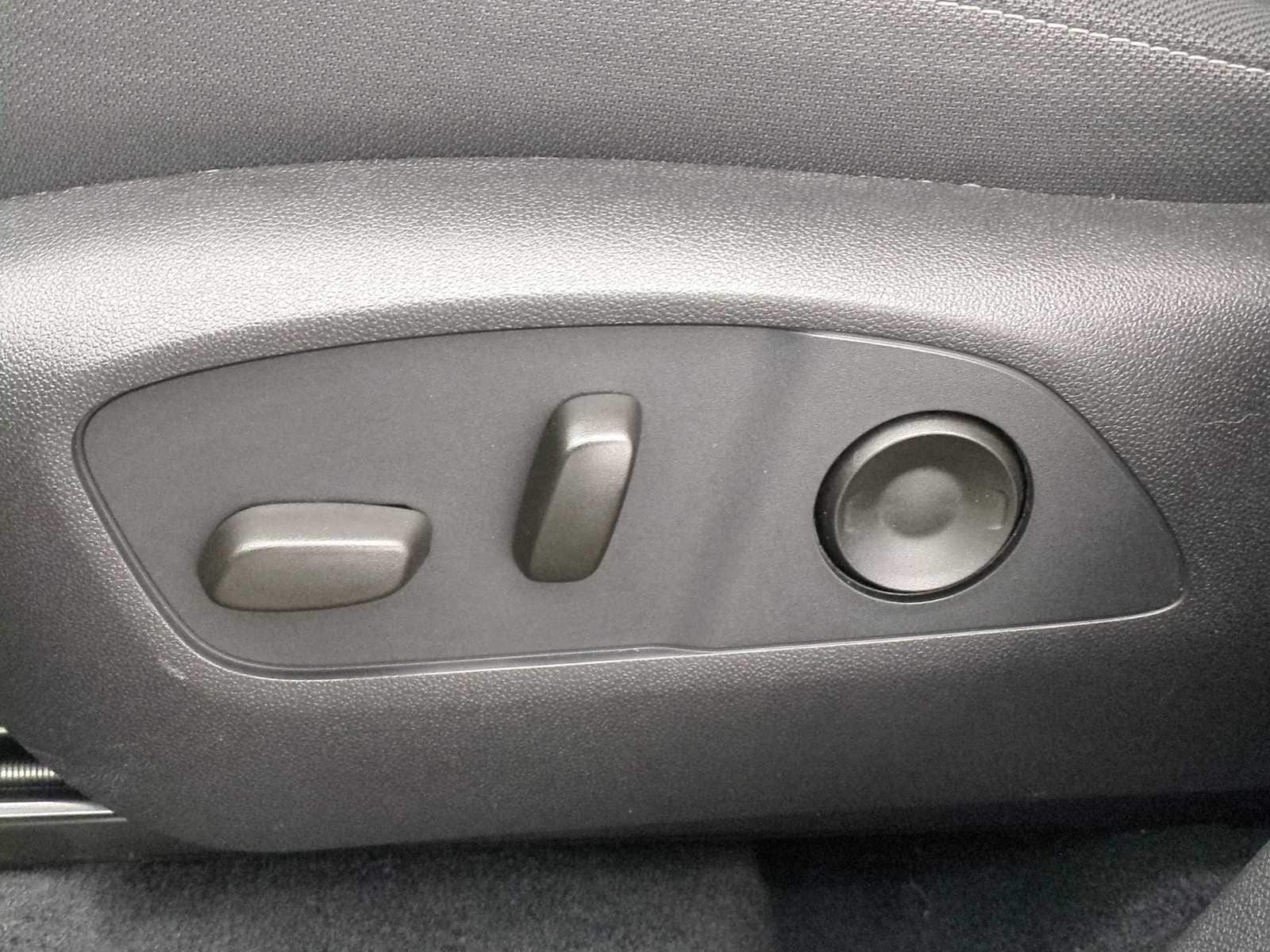 Thumbnail: 2026 Chevrolet Traverse - 16