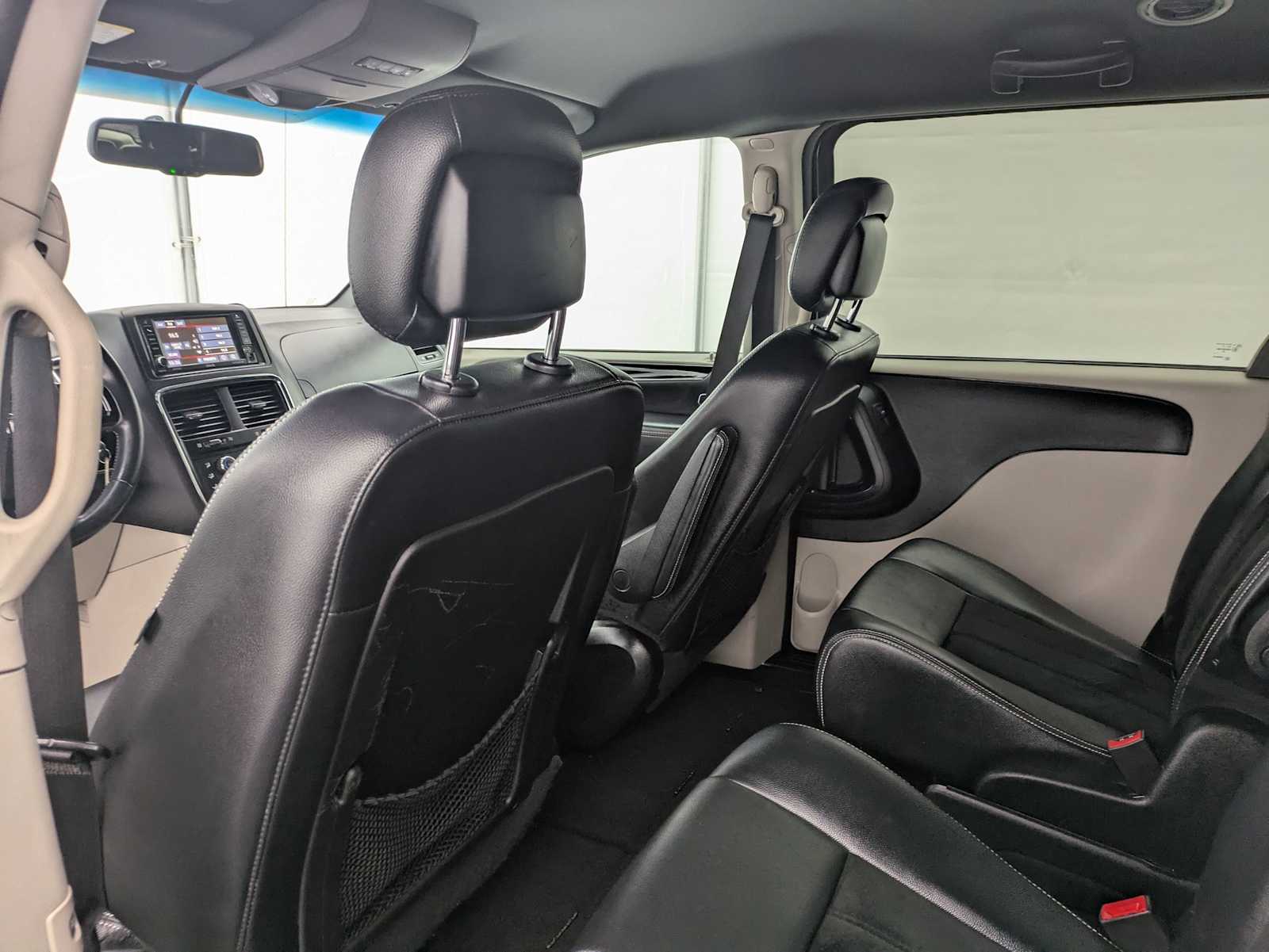 Thumbnail: 2017 Dodge Grand Caravan - 18