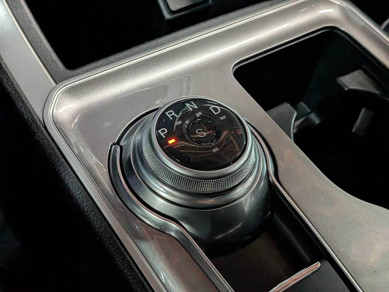 Thumbnail: 2024 Ford Edge - 32