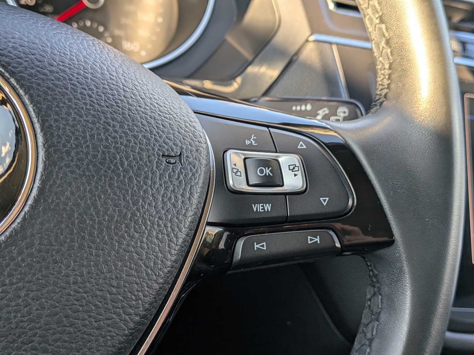 Thumbnail: 2020 Volkswagen Tiguan - 26