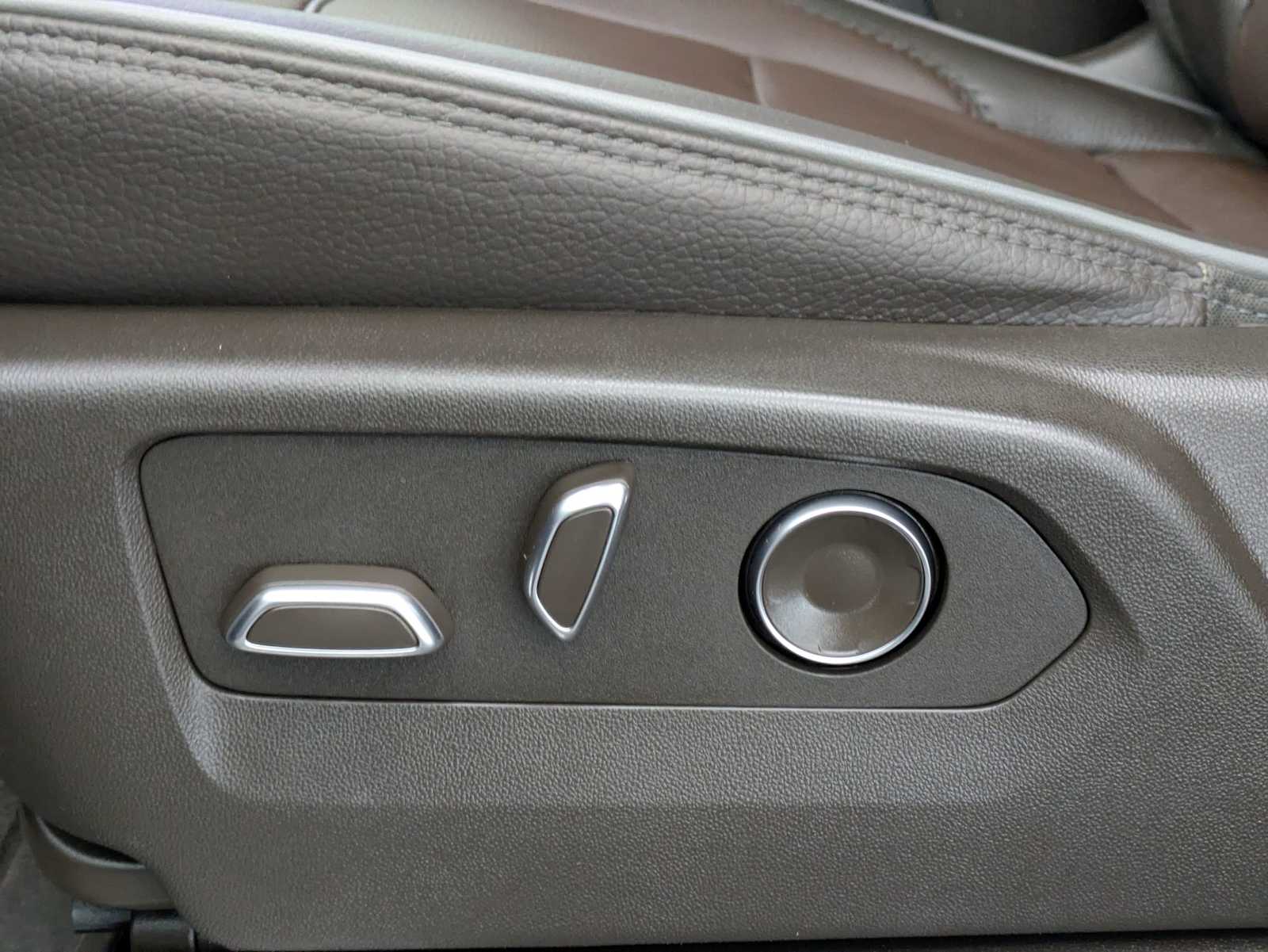 Thumbnail: 2025 GMC Sierra 2500 - 19