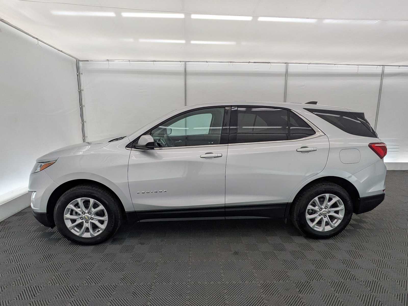 Thumbnail: 2019 Chevrolet Equinox - 3
