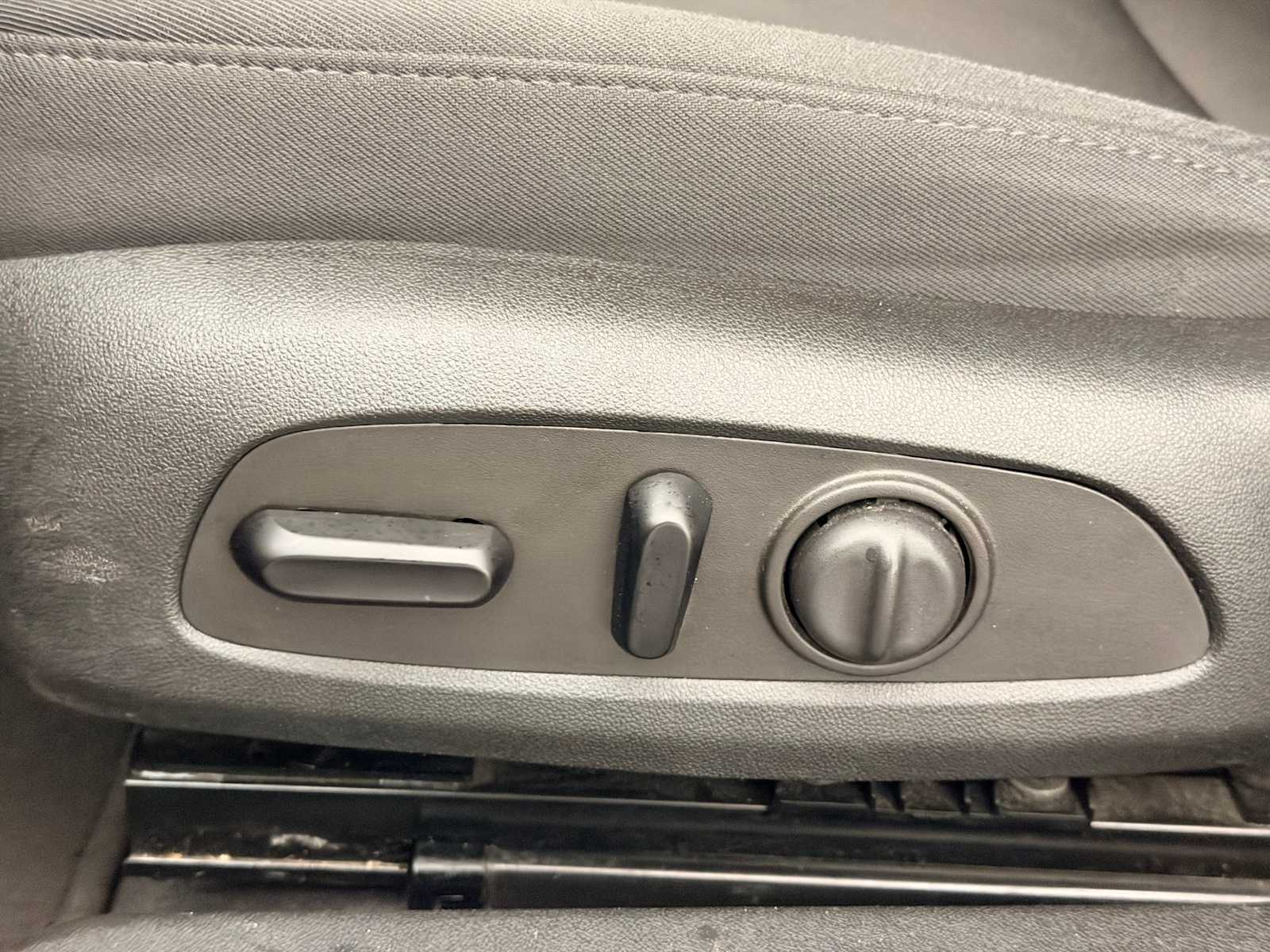 Thumbnail: 2023 Chevrolet Malibu - 17