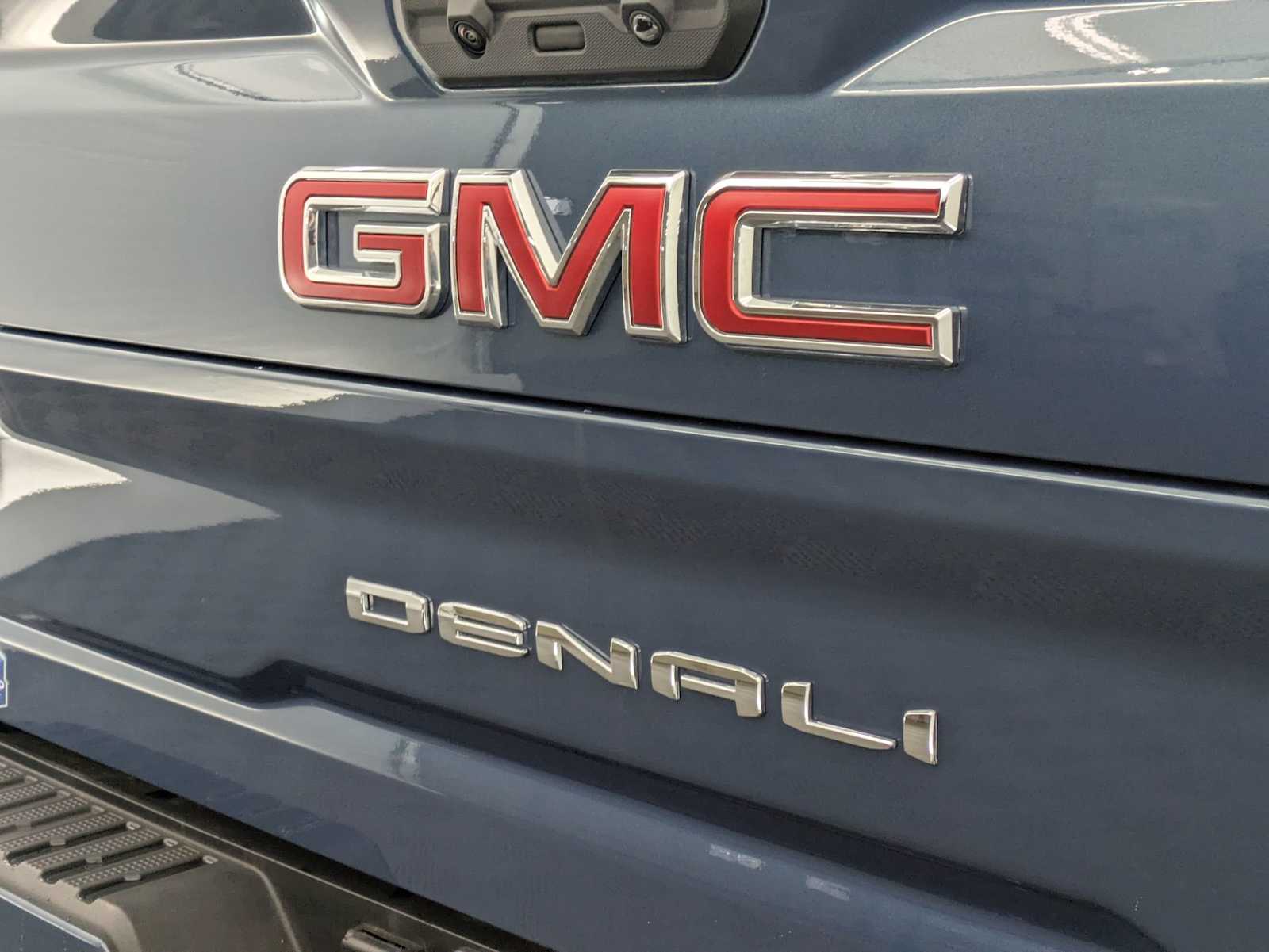 Thumbnail: 2025 GMC Sierra 2500 - 14