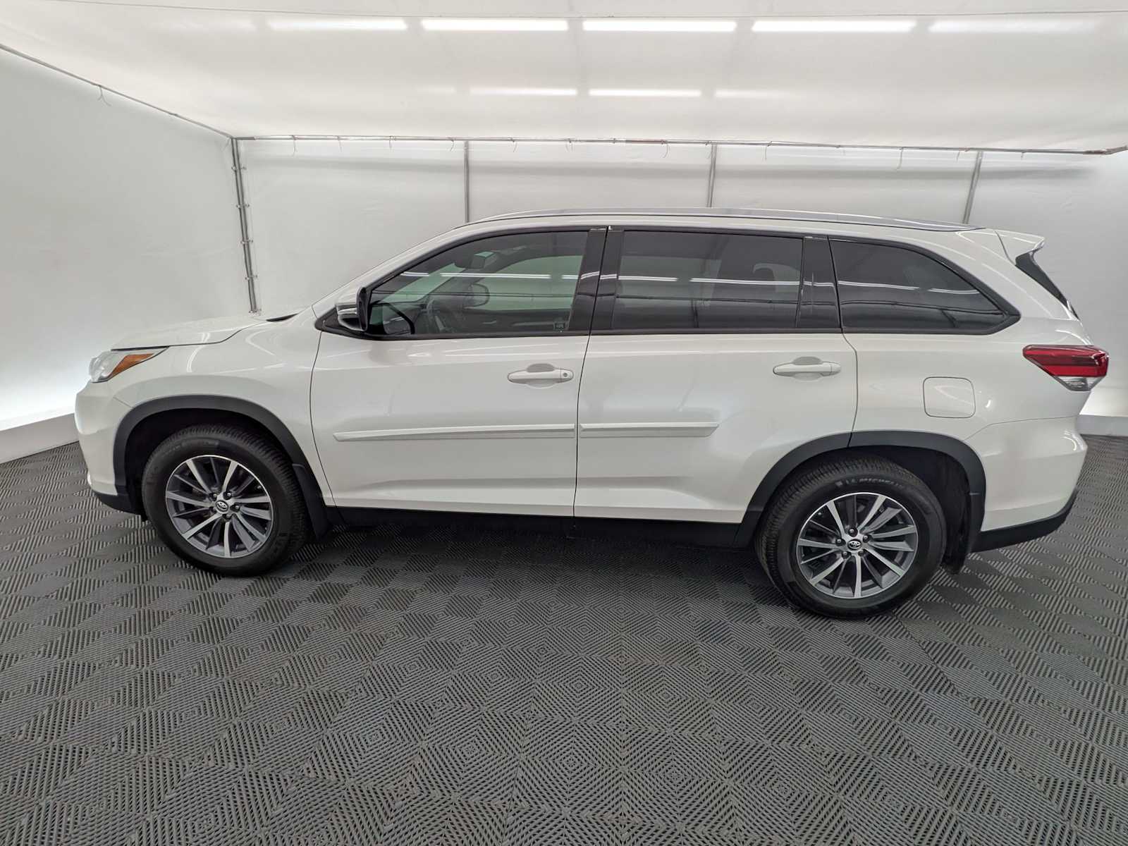 Thumbnail: 2019 Toyota Highlander - 3