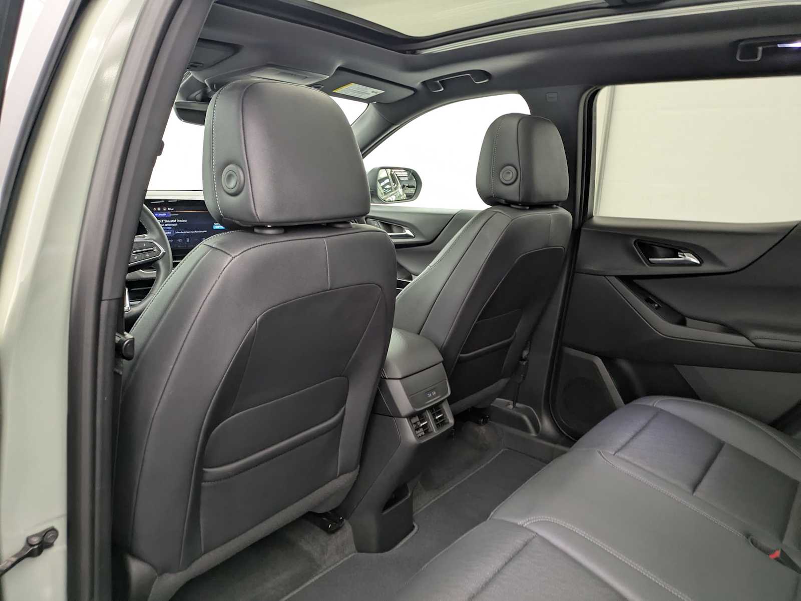 Thumbnail: 2025 Chevrolet Equinox - 18