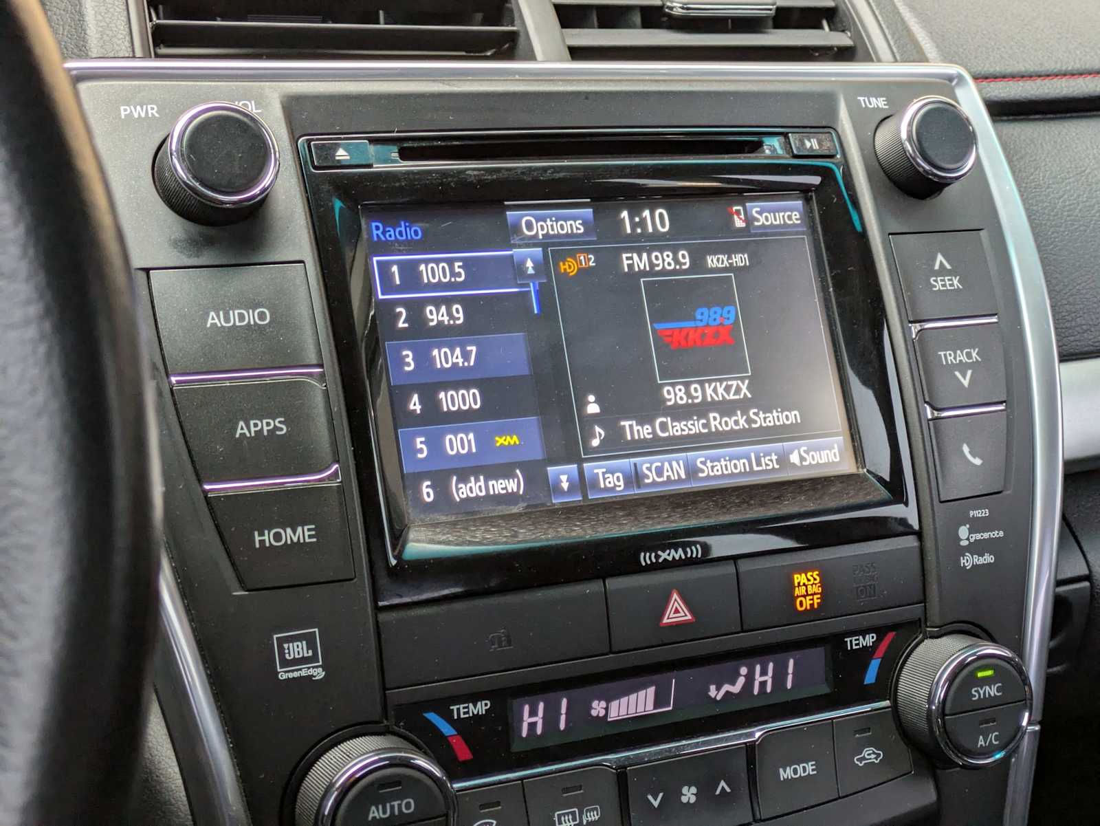 Thumbnail: 2017 Toyota Camry - 31