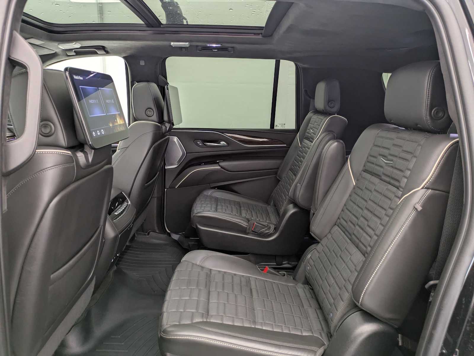 Thumbnail: 2022 Cadillac Escalade - 20