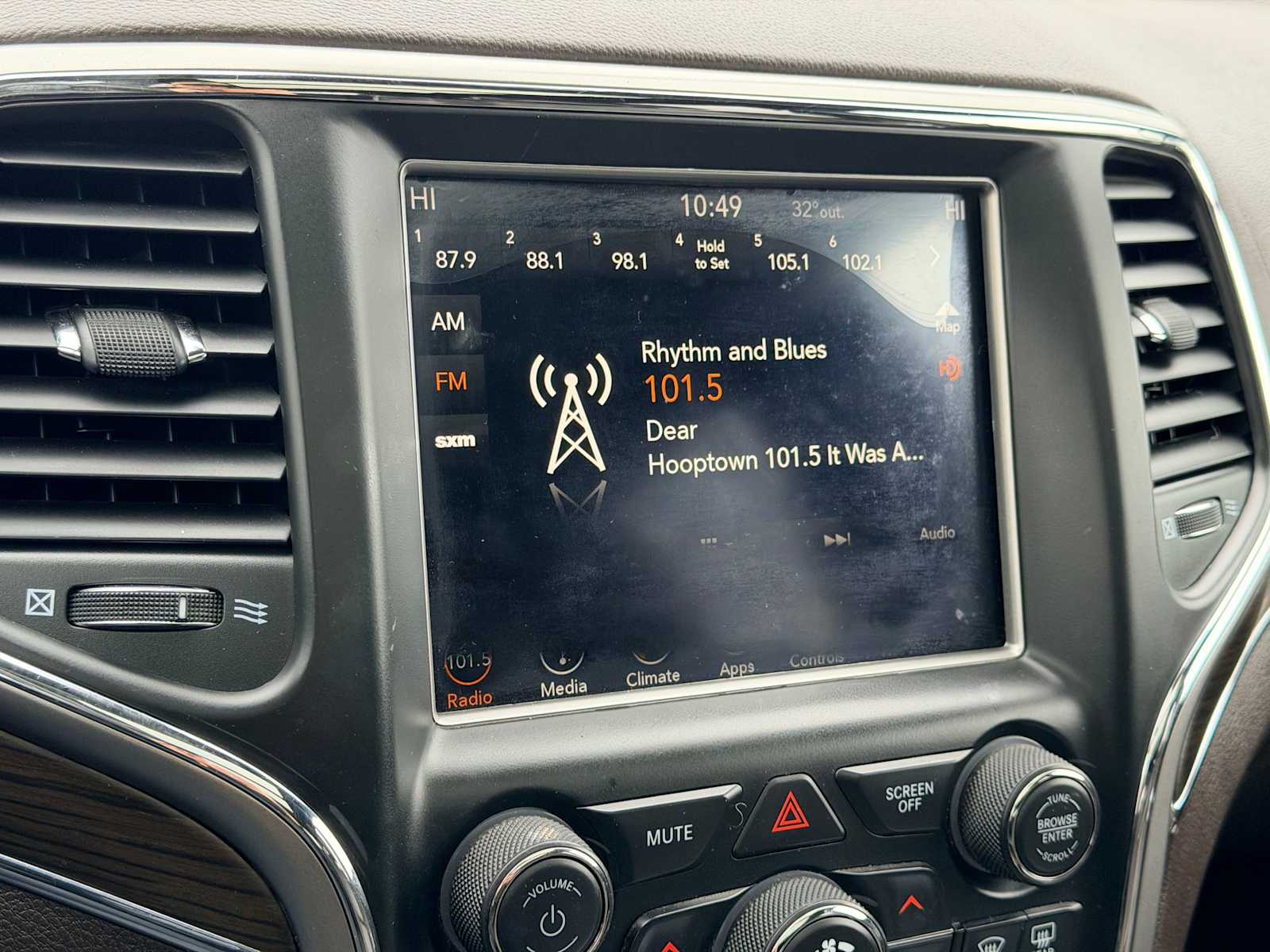 Thumbnail: 2018 Jeep Grand Cherokee - 30