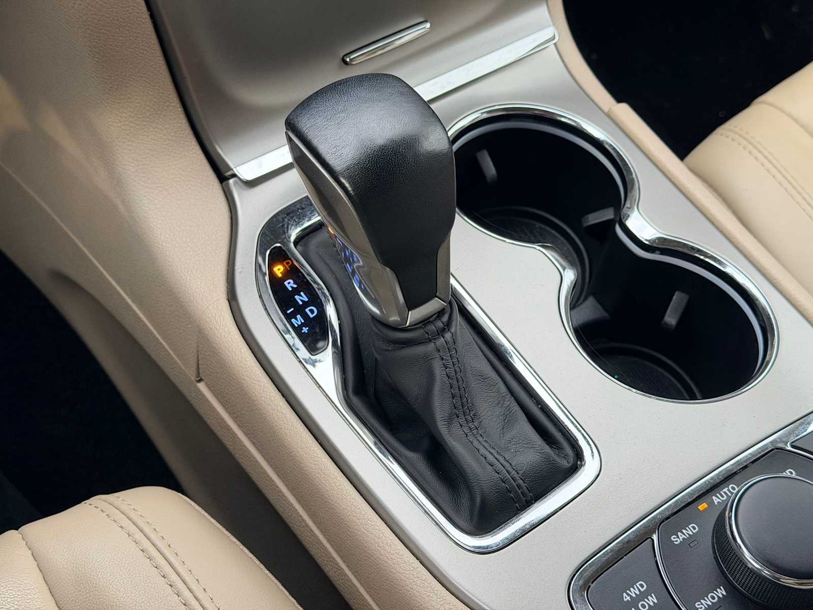 Thumbnail: 2021 Jeep Grand Cherokee - 32